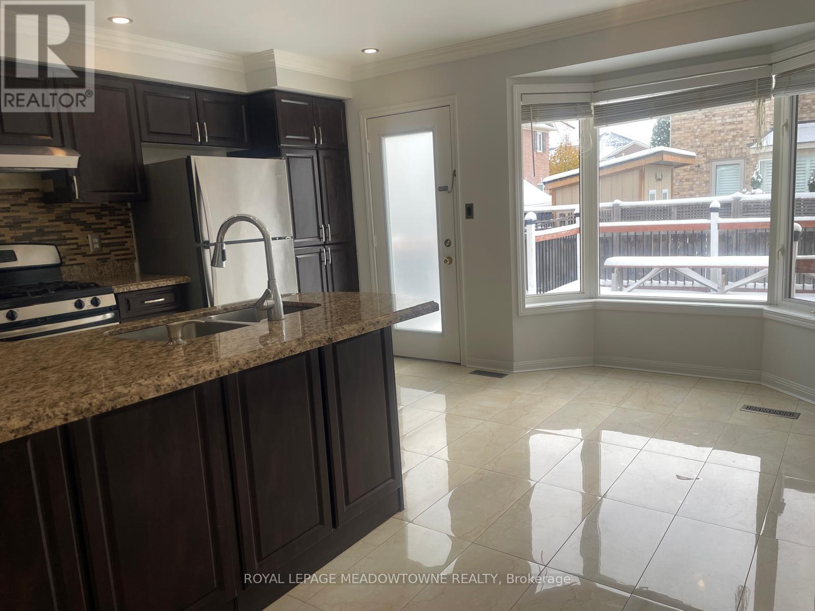 1322 Clark Boulevard, Milton, Ontario  L9T 6L4 - Photo 10 - W12533302