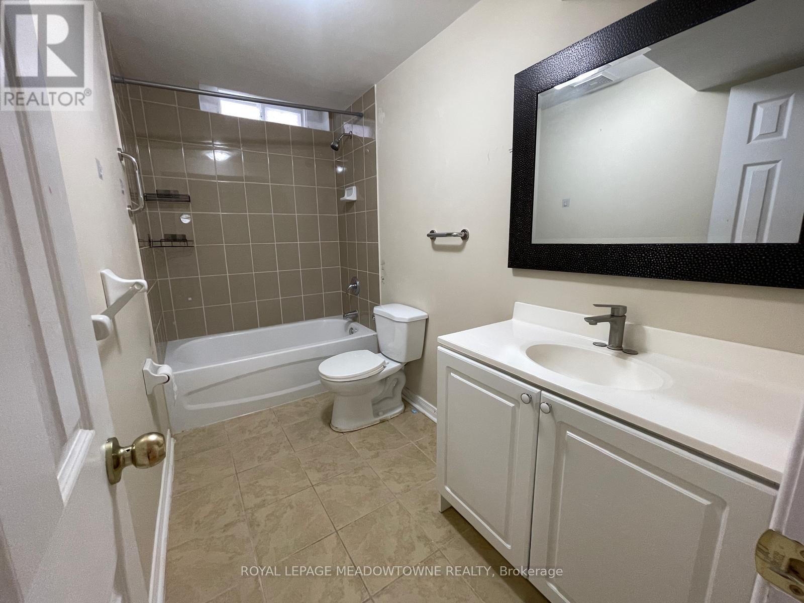 1322 Clark Boulevard, Milton, Ontario  L9T 6L4 - Photo 18 - W12533302