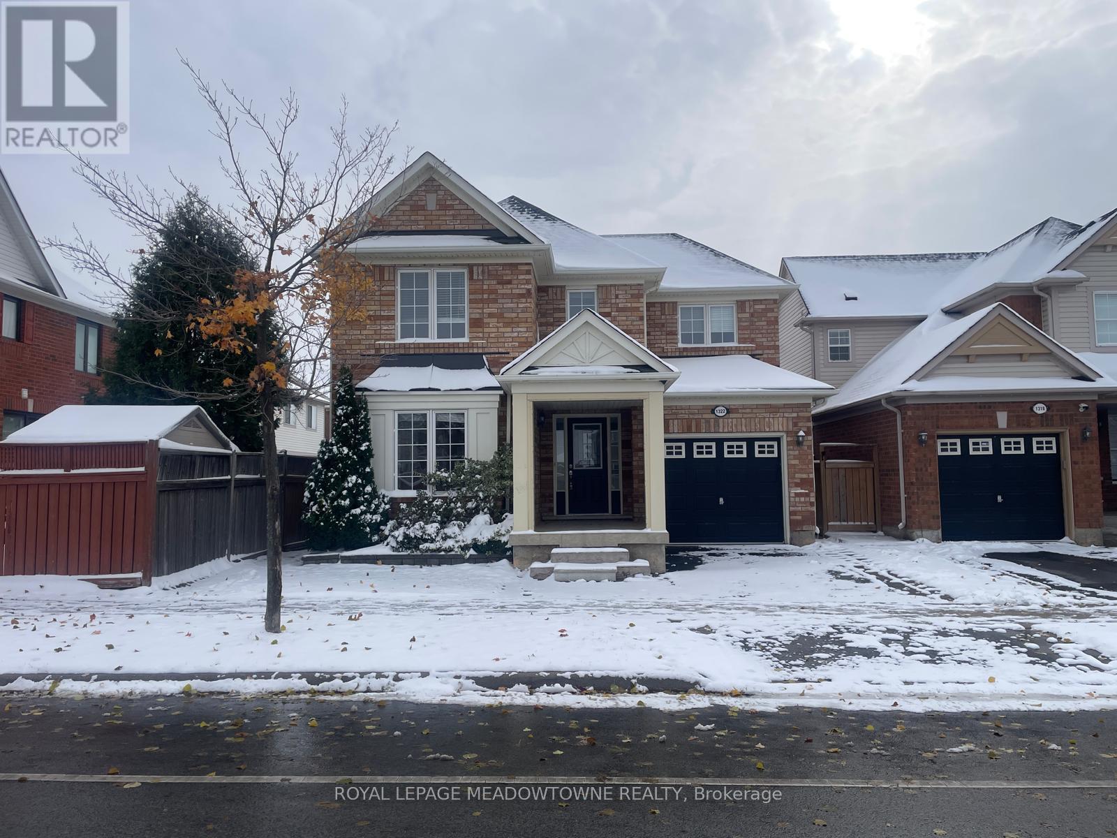 1322 Clark Boulevard, Milton, Ontario  L9T 6L4 - Photo 2 - W12533302