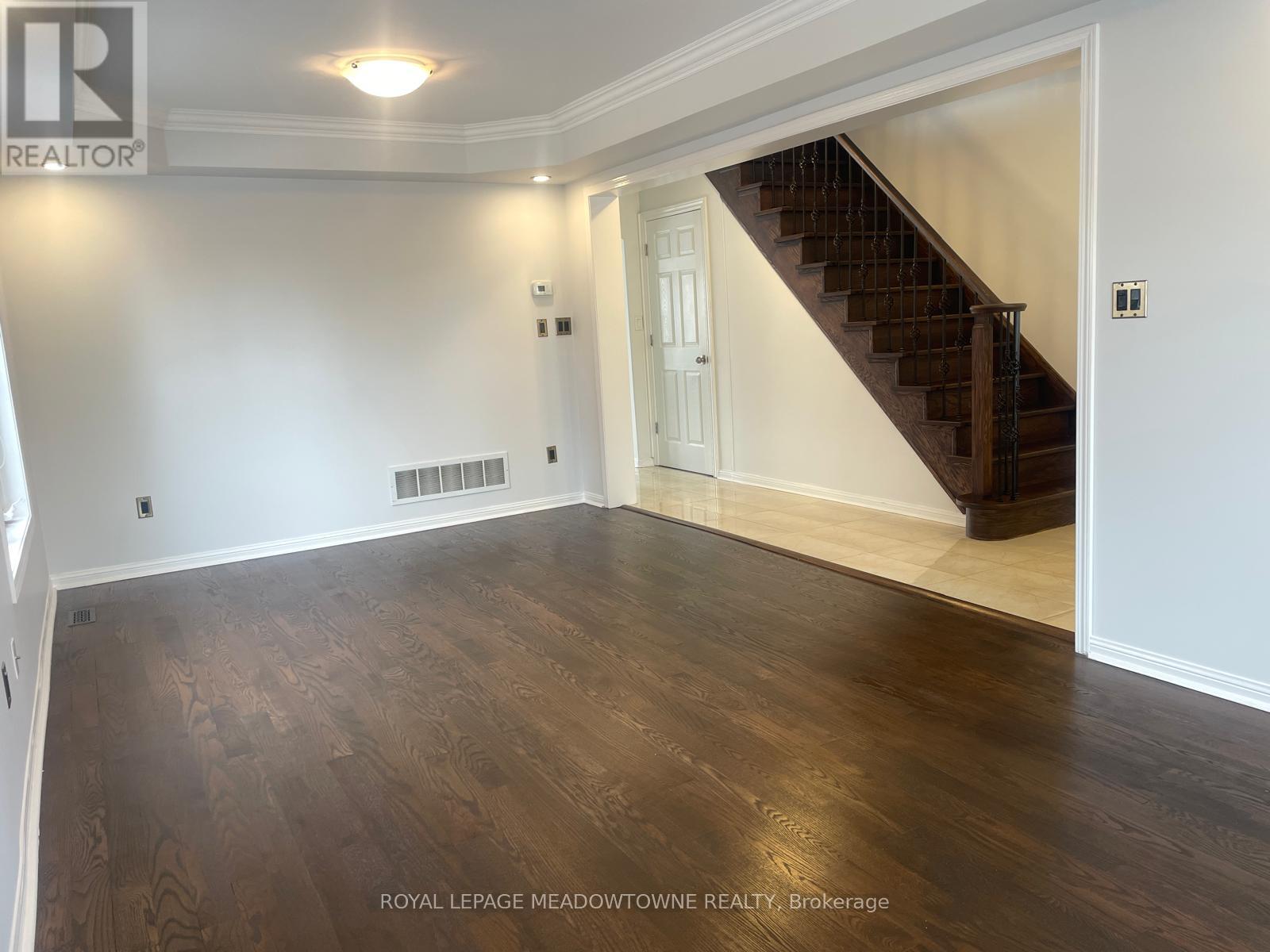 1322 Clark Boulevard, Milton, Ontario  L9T 6L4 - Photo 3 - W12533302