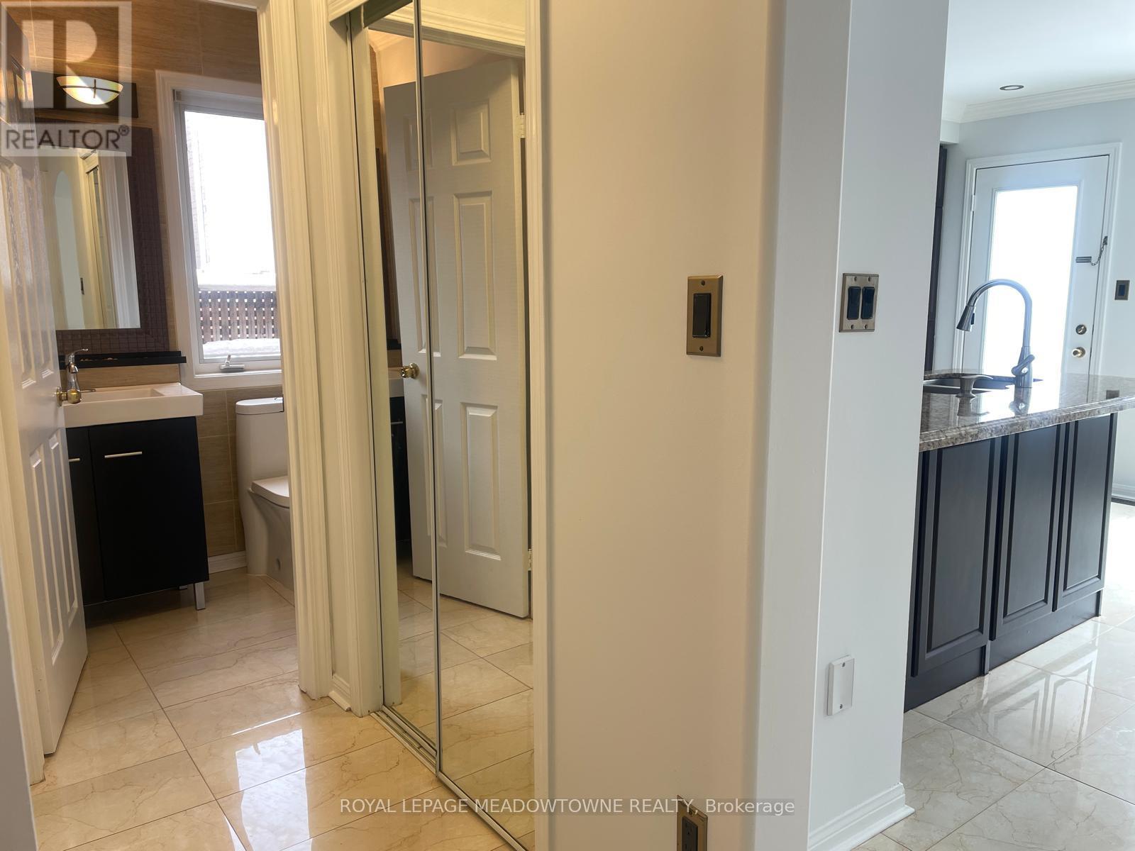 1322 Clark Boulevard, Milton, Ontario  L9T 6L4 - Photo 6 - W12533302