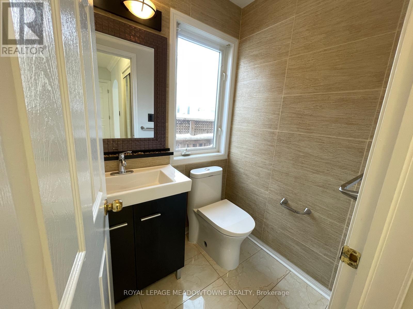 1322 Clark Boulevard, Milton, Ontario  L9T 6L4 - Photo 7 - W12533302