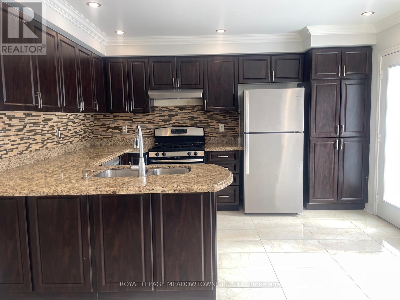 1322 Clark Boulevard, Milton, Ontario  L9T 6L4 - Photo 9 - W12533302