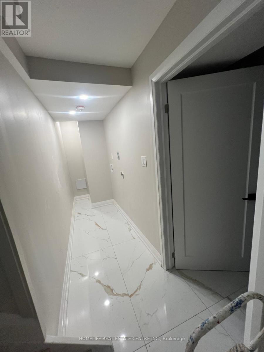 5 Bay Crest Drive, Brampton, Ontario  L6Z 1H5 - Photo 18 - W12532334