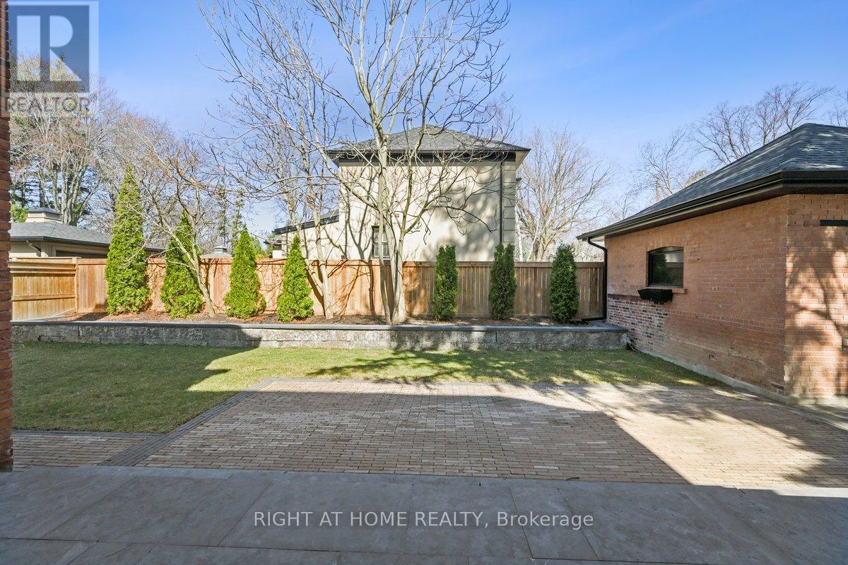 2187 Lakeshore Road, Burlington, Ontario  L7R 1A5 - Photo 50 - W12452263