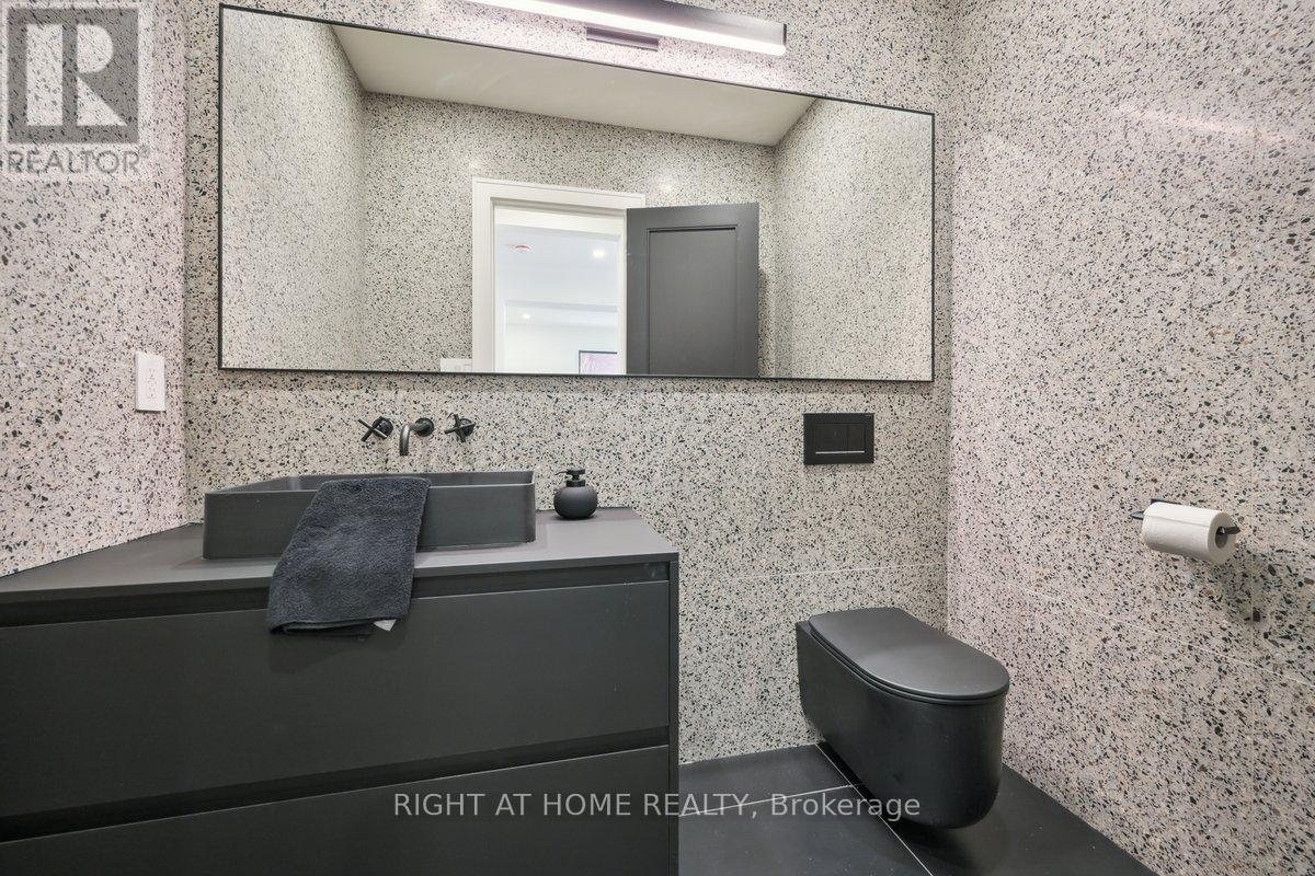 2187 Lakeshore Road, Burlington, Ontario  L7R 1A5 - Photo 9 - W12452263