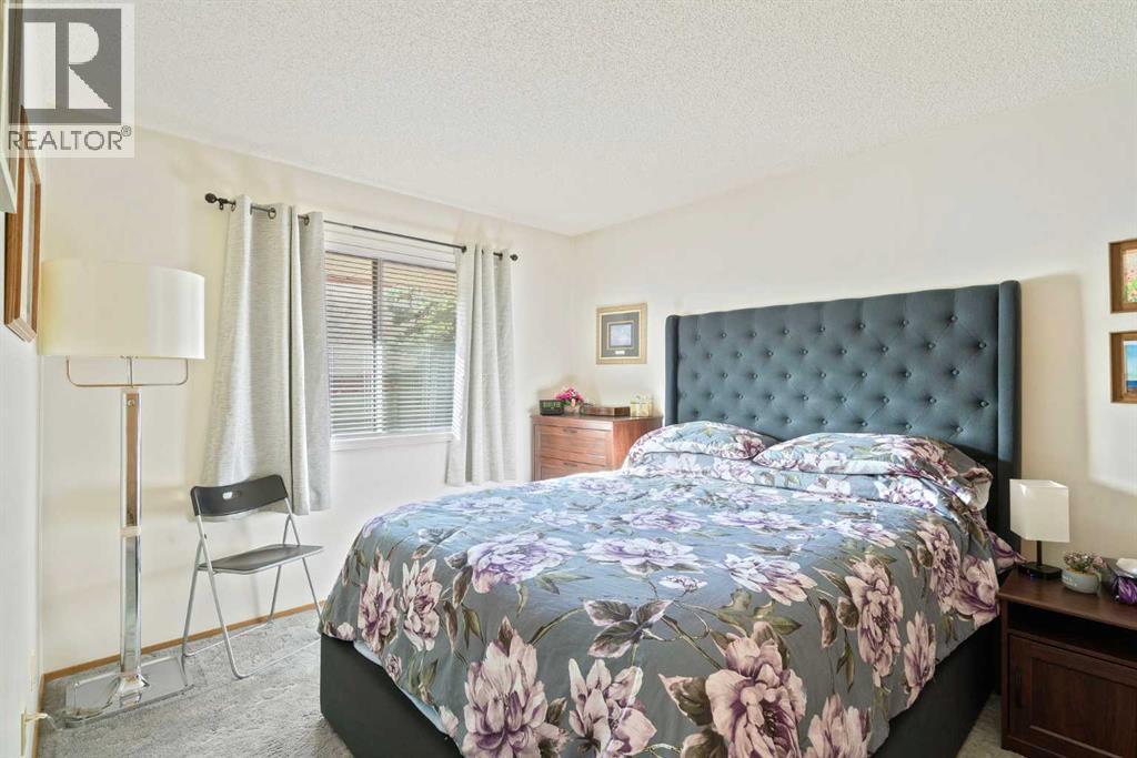 40 Sandarac Circle Nw, Calgary, Alberta  T3K 3V6 - Photo 12 - A2269204