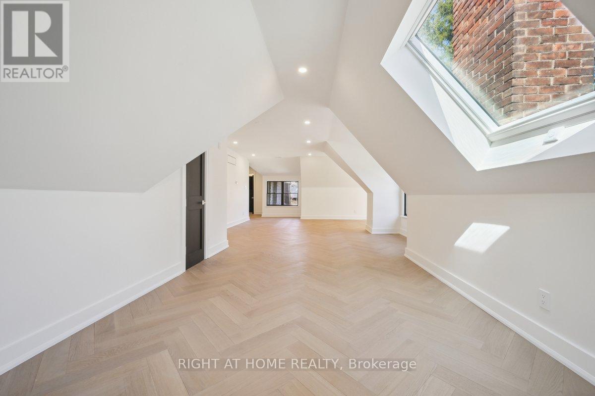 2187 Lakeshore Road, Burlington, Ontario  L7R 1A5 - Photo 35 - W12452263