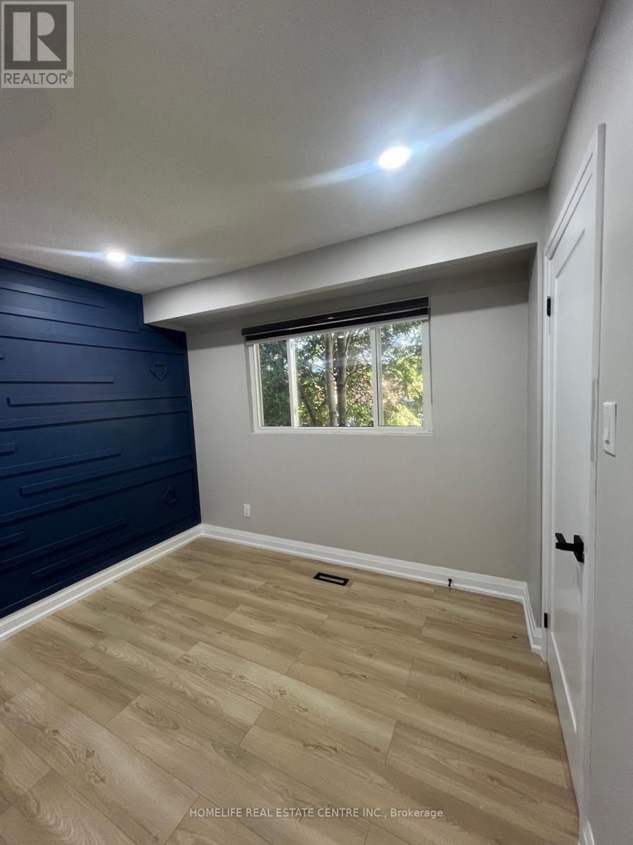 5 Bay Crest Drive, Brampton, Ontario  L6Z 1H5 - Photo 8 - W12532334