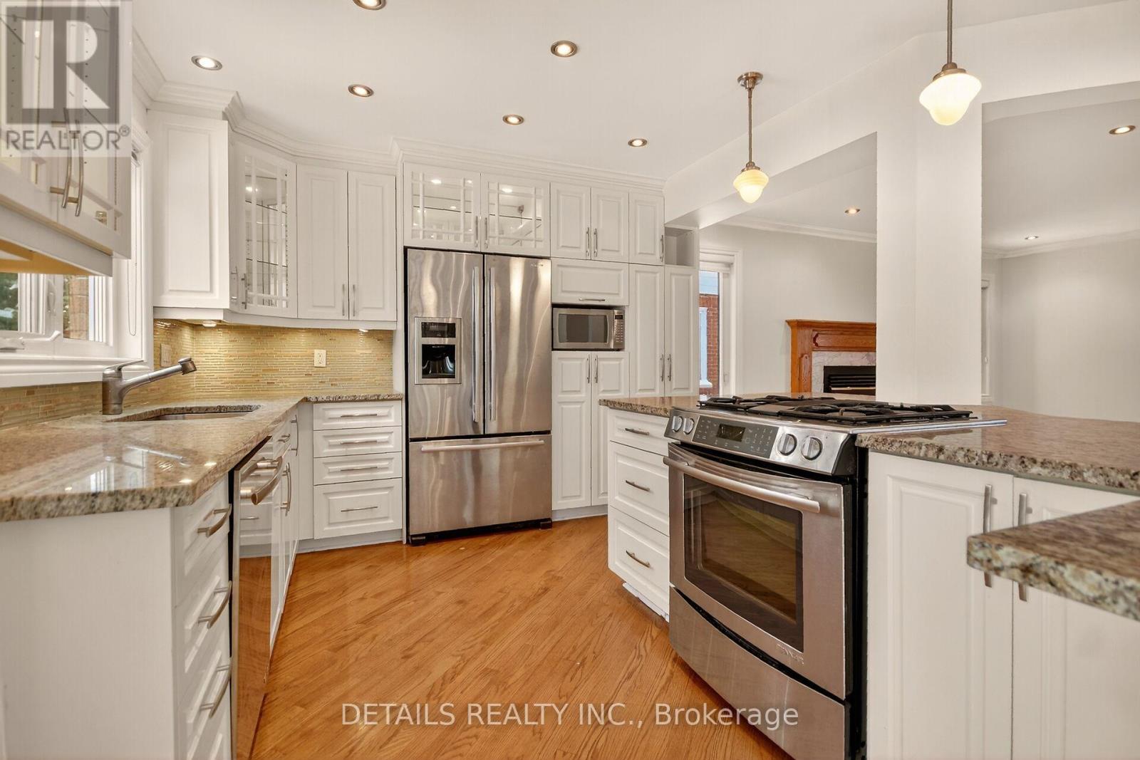 41 Weslock Way, Ottawa, Ontario  K2K 2K5 - Photo 14 - X12533338