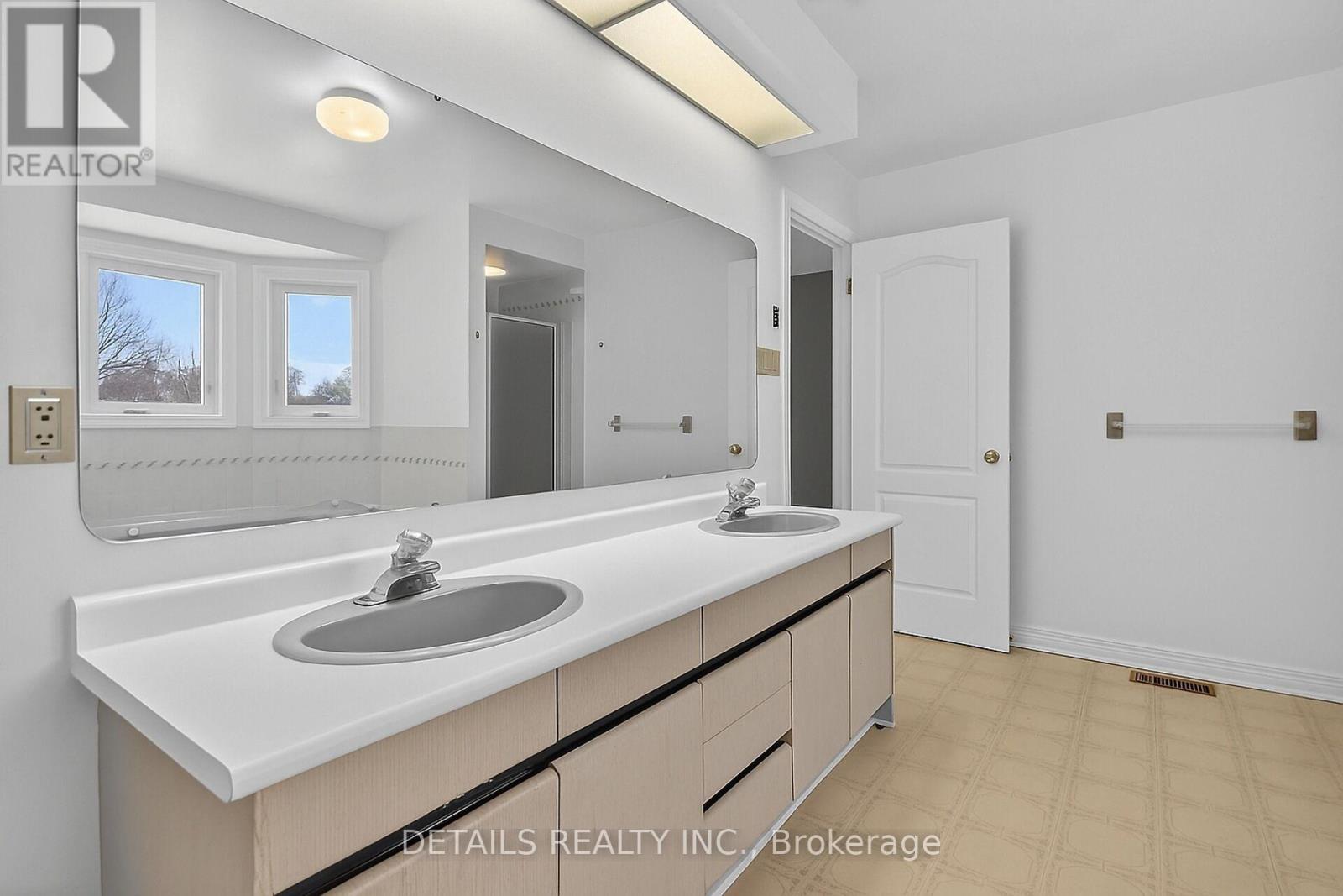 41 Weslock Way, Ottawa, Ontario  K2K 2K5 - Photo 23 - X12533338