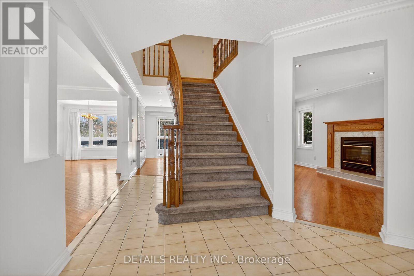 41 Weslock Way, Ottawa, Ontario  K2K 2K5 - Photo 4 - X12533338