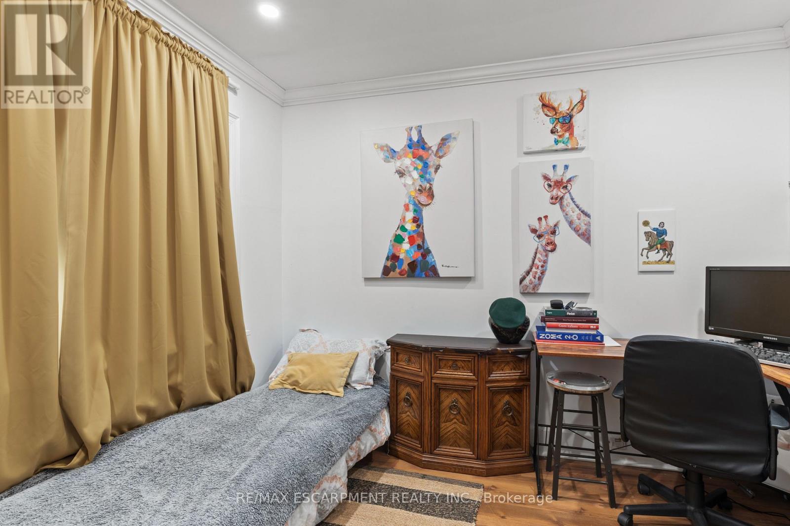 4774 Saint Clair Avenue E, Niagara Falls, Ontario  L2E 3T1 - Photo 37 - X12533250