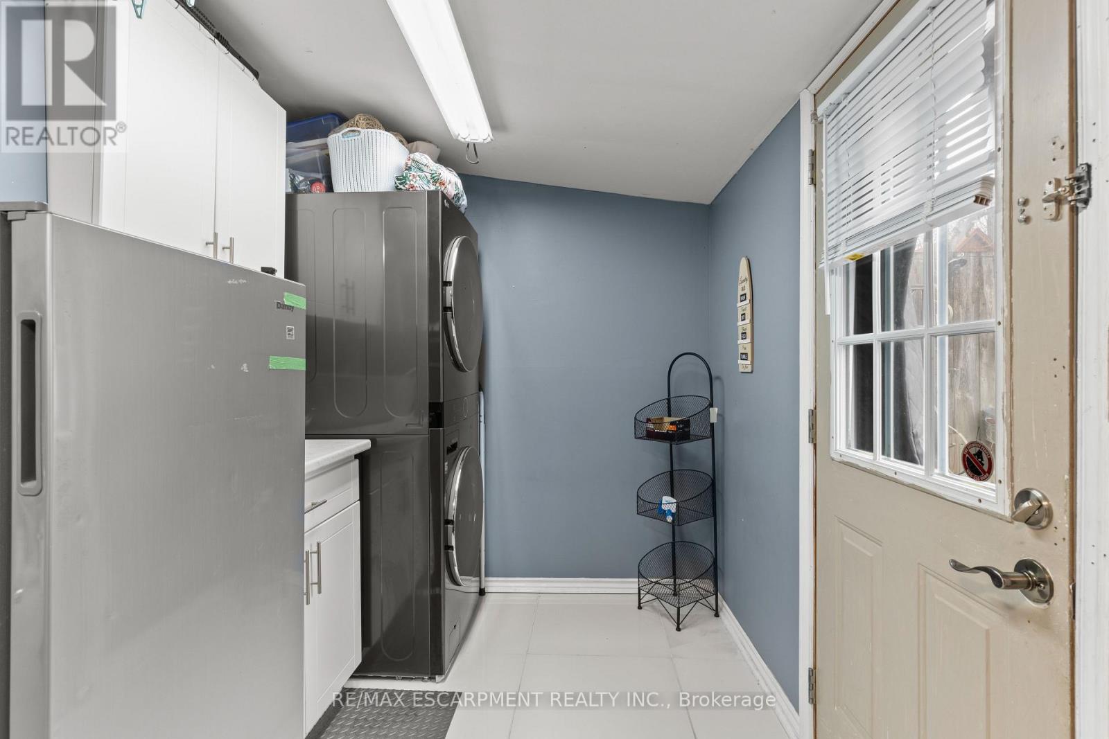 4774 Saint Clair Avenue E, Niagara Falls, Ontario  L2E 3T1 - Photo 39 - X12533250