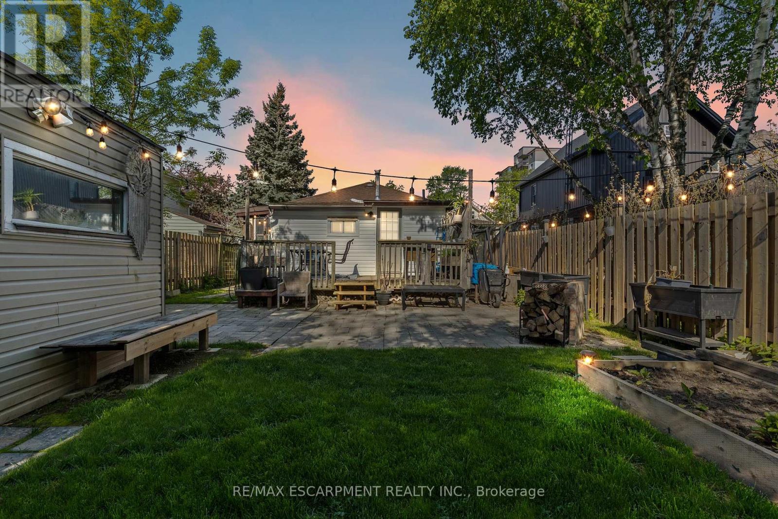 4774 Saint Clair Avenue E, Niagara Falls, Ontario  L2E 3T1 - Photo 46 - X12533250