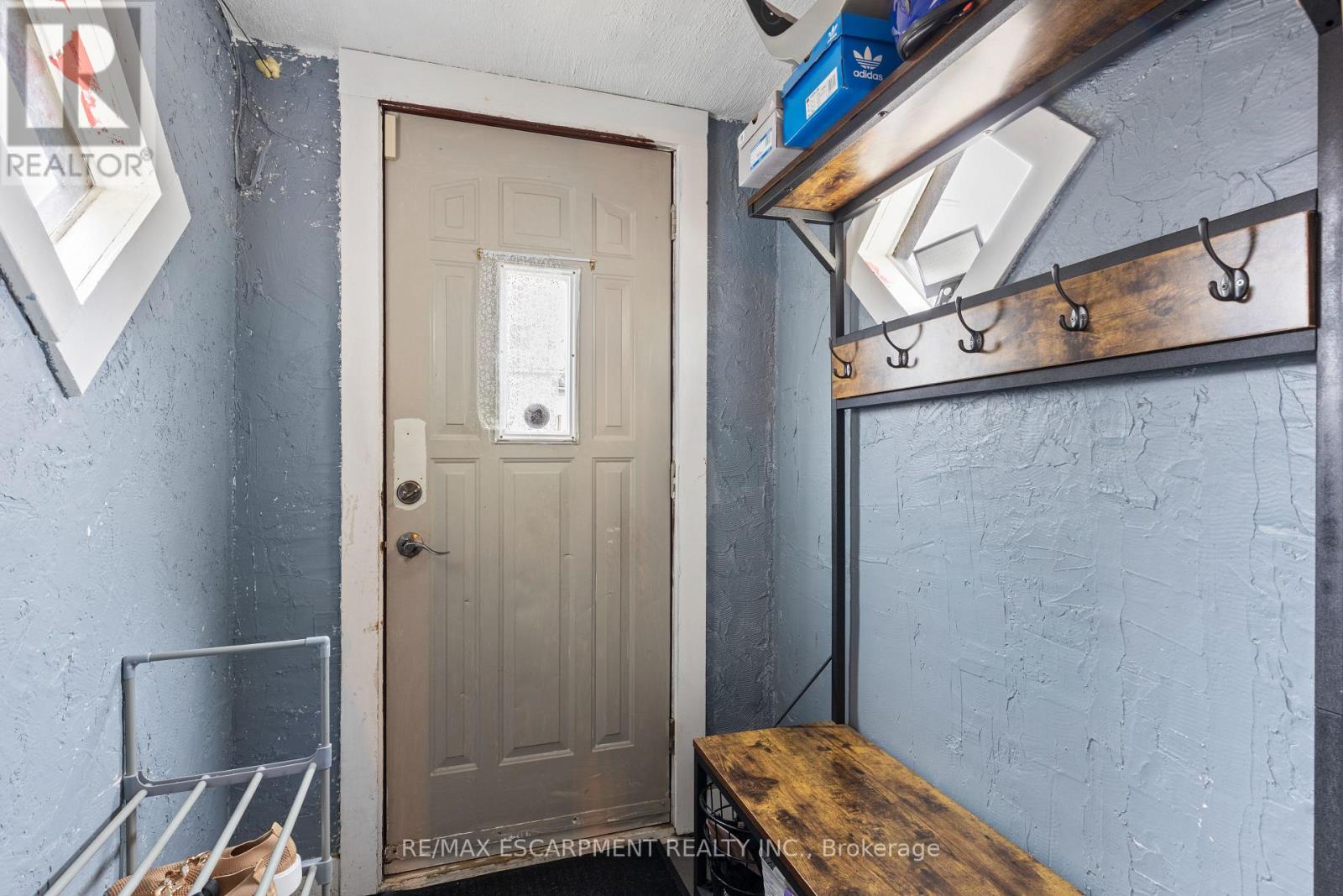 4774 Saint Clair Avenue E, Niagara Falls, Ontario  L2E 3T1 - Photo 5 - X12533250