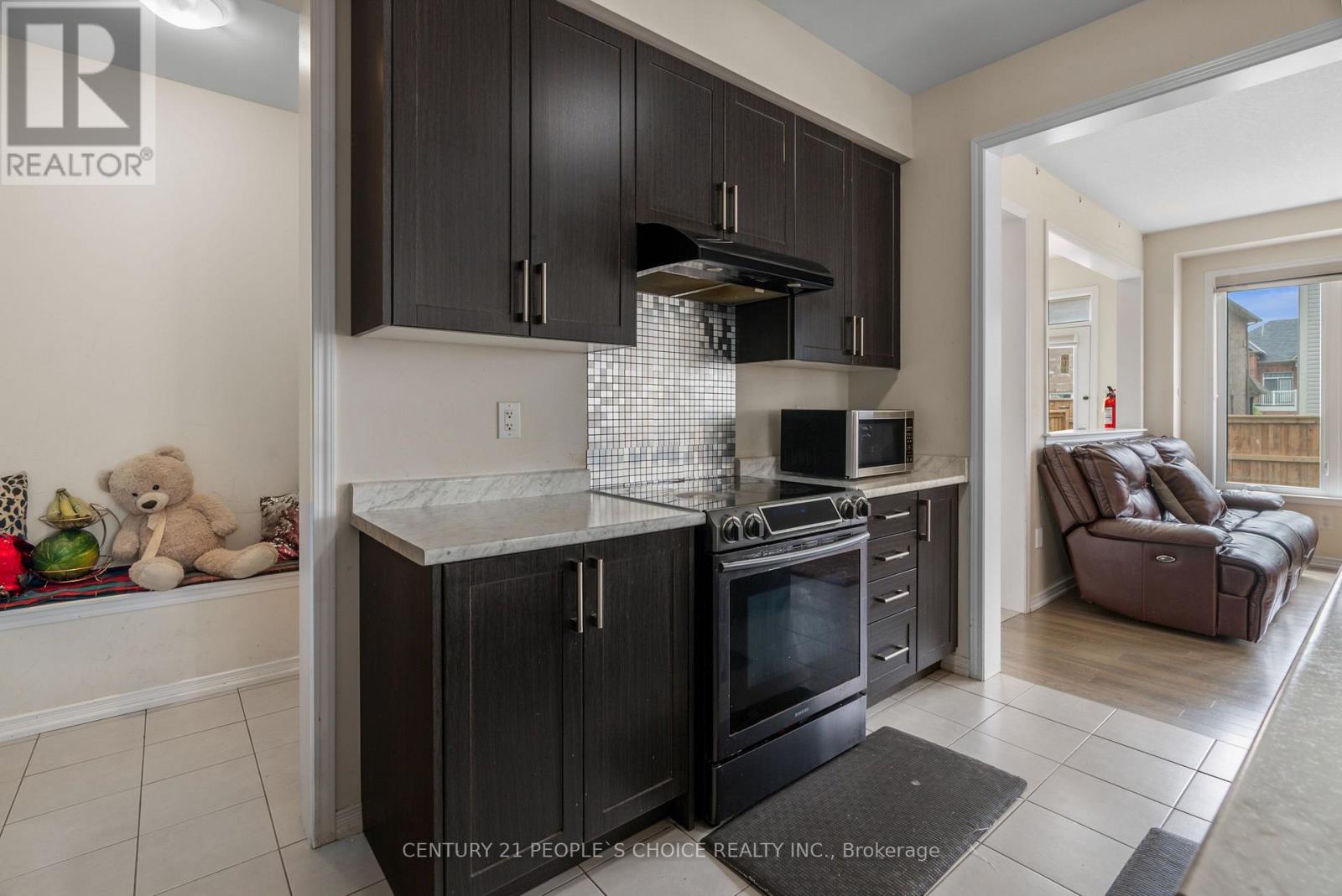 8670 Chickory Trail, Niagara Falls, Ontario  L2H 3S5 - Photo 11 - X12533284