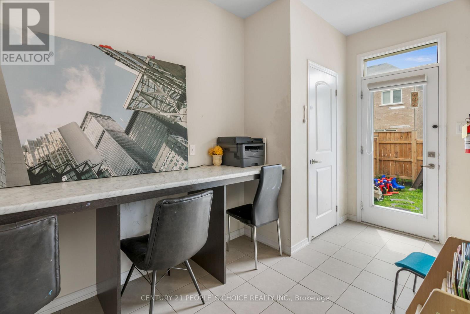 8670 Chickory Trail, Niagara Falls, Ontario  L2H 3S5 - Photo 17 - X12533284