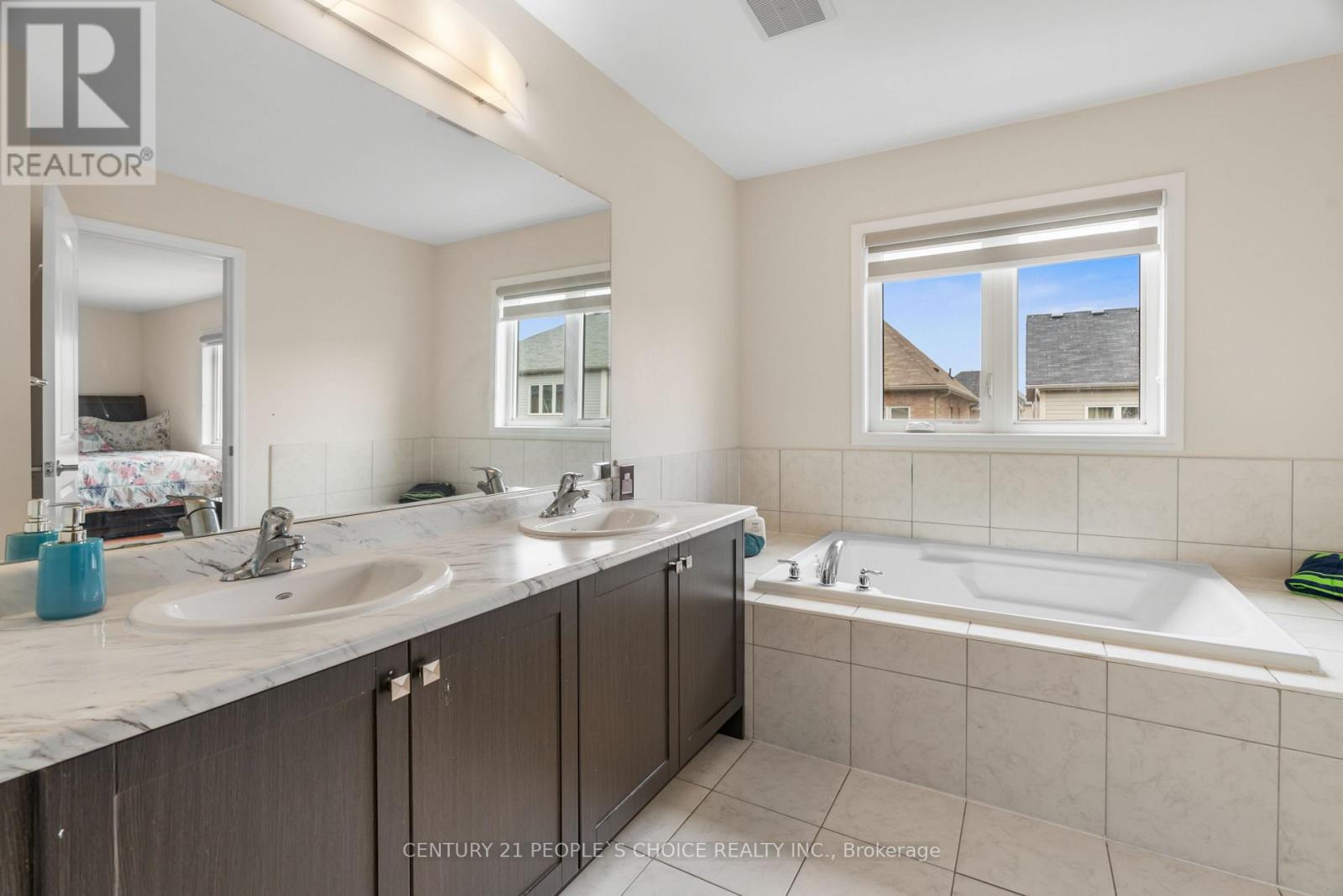 8670 Chickory Trail, Niagara Falls, Ontario  L2H 3S5 - Photo 30 - X12533284