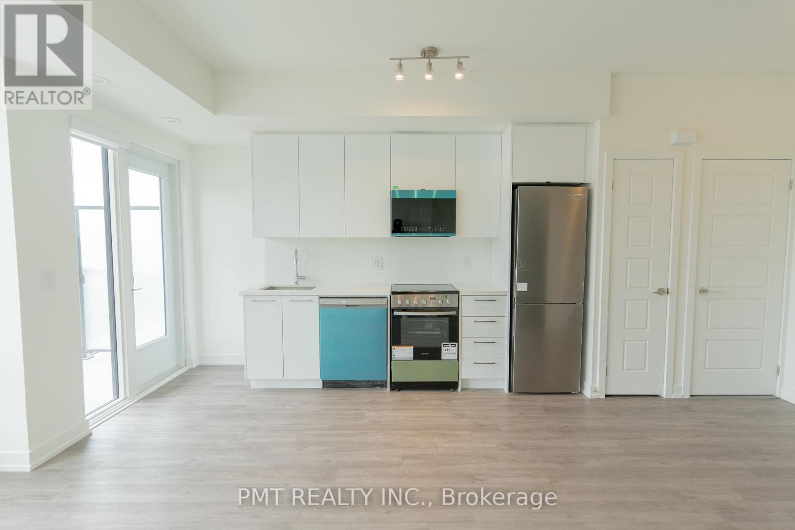 37 - 851 Sheppard Avenue W, Toronto, Ontario  M3H 0G2 - Photo 3 - C12414992