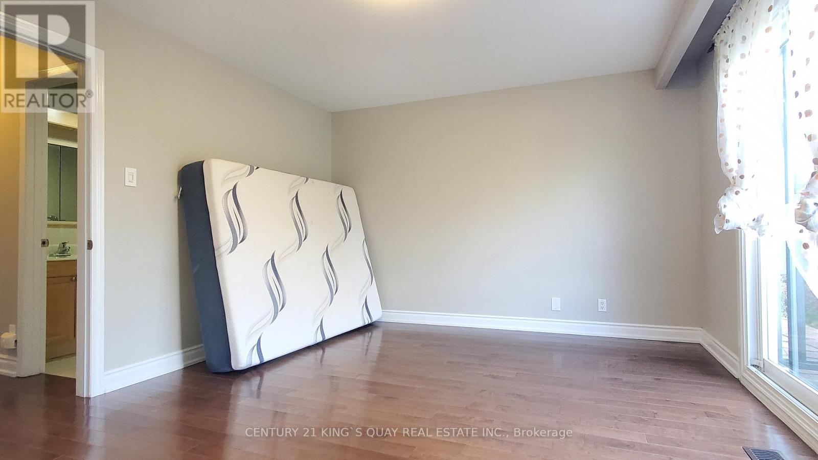 136 Valdor Drive, Toronto, Ontario  M1V 1R5 - Photo 11 - E12533078