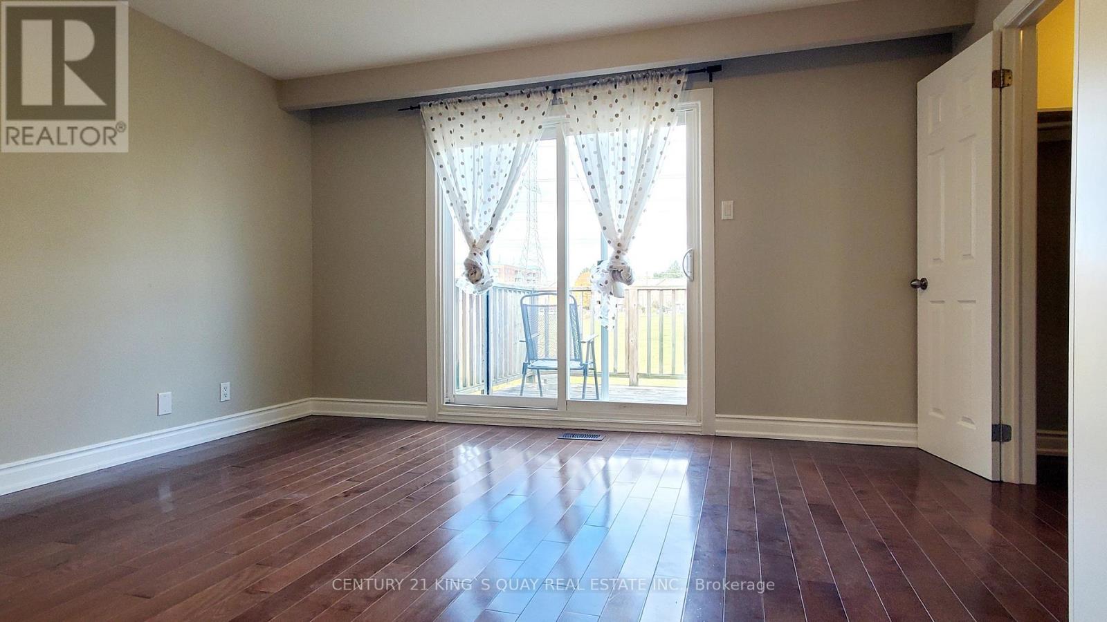 136 Valdor Drive, Toronto, Ontario  M1V 1R5 - Photo 9 - E12533078