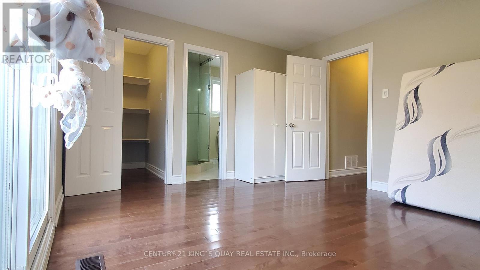 136 Valdor Drive, Toronto, Ontario  M1V 1R5 - Photo 10 - E12533078