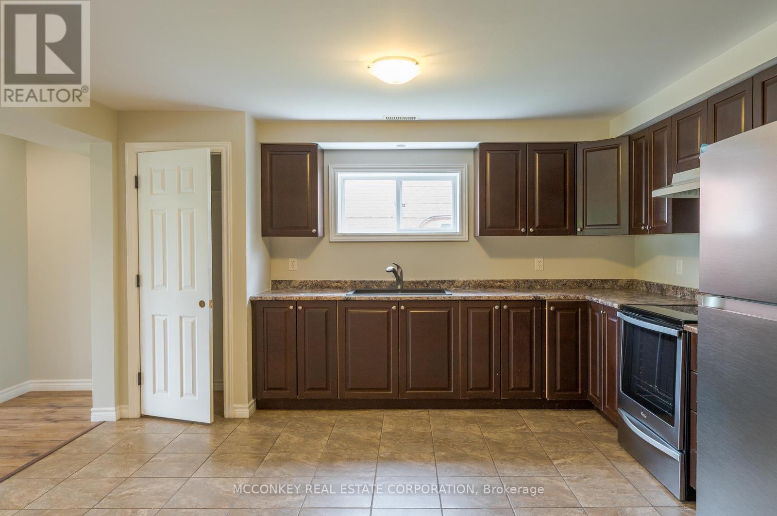 1563 Scollard Crescent, Peterborough, Ontario  K9H 0A8 - Photo 28 - X12399412