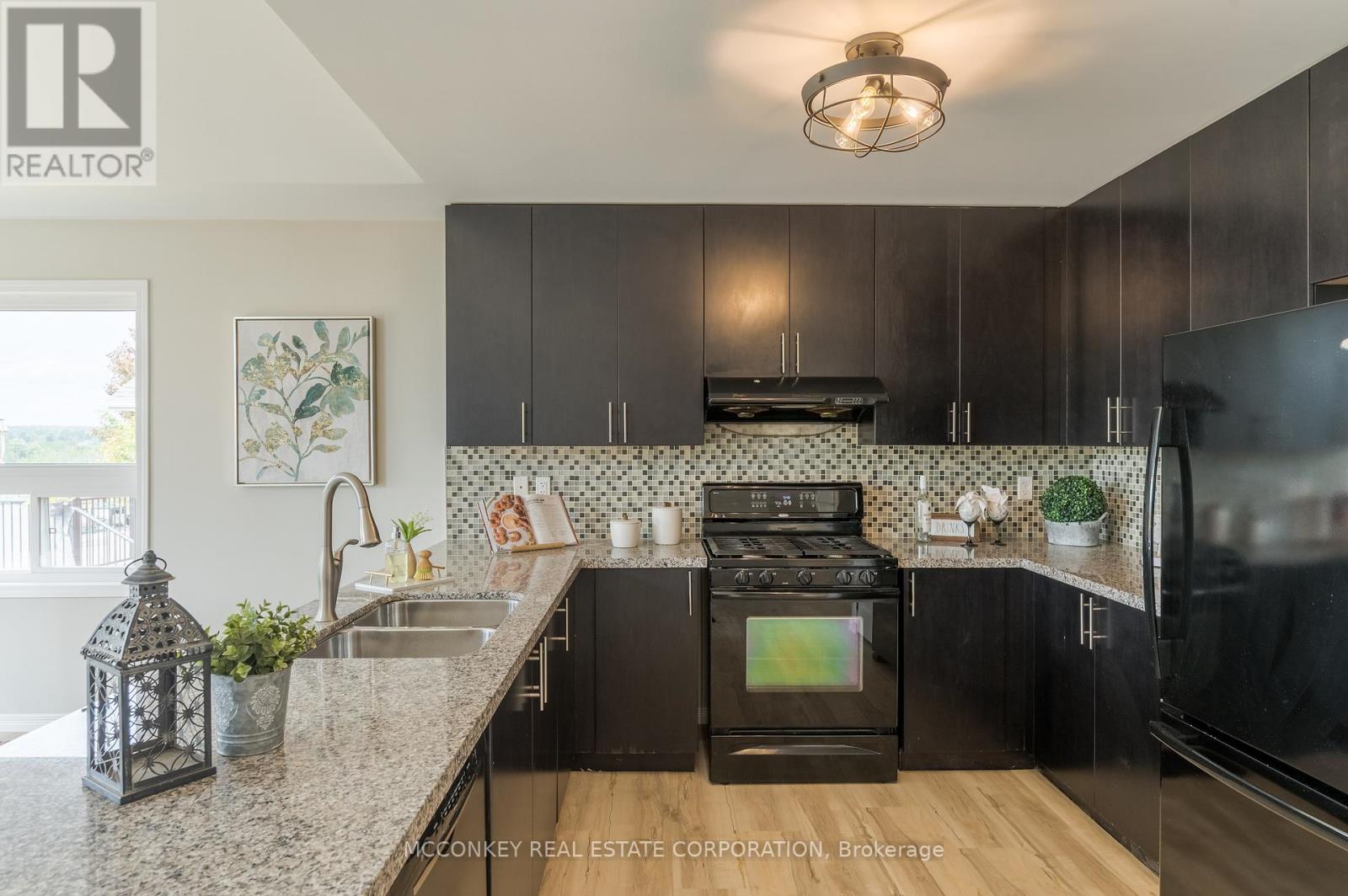 1563 Scollard Crescent, Peterborough, Ontario  K9H 0A8 - Photo 10 - X12399412