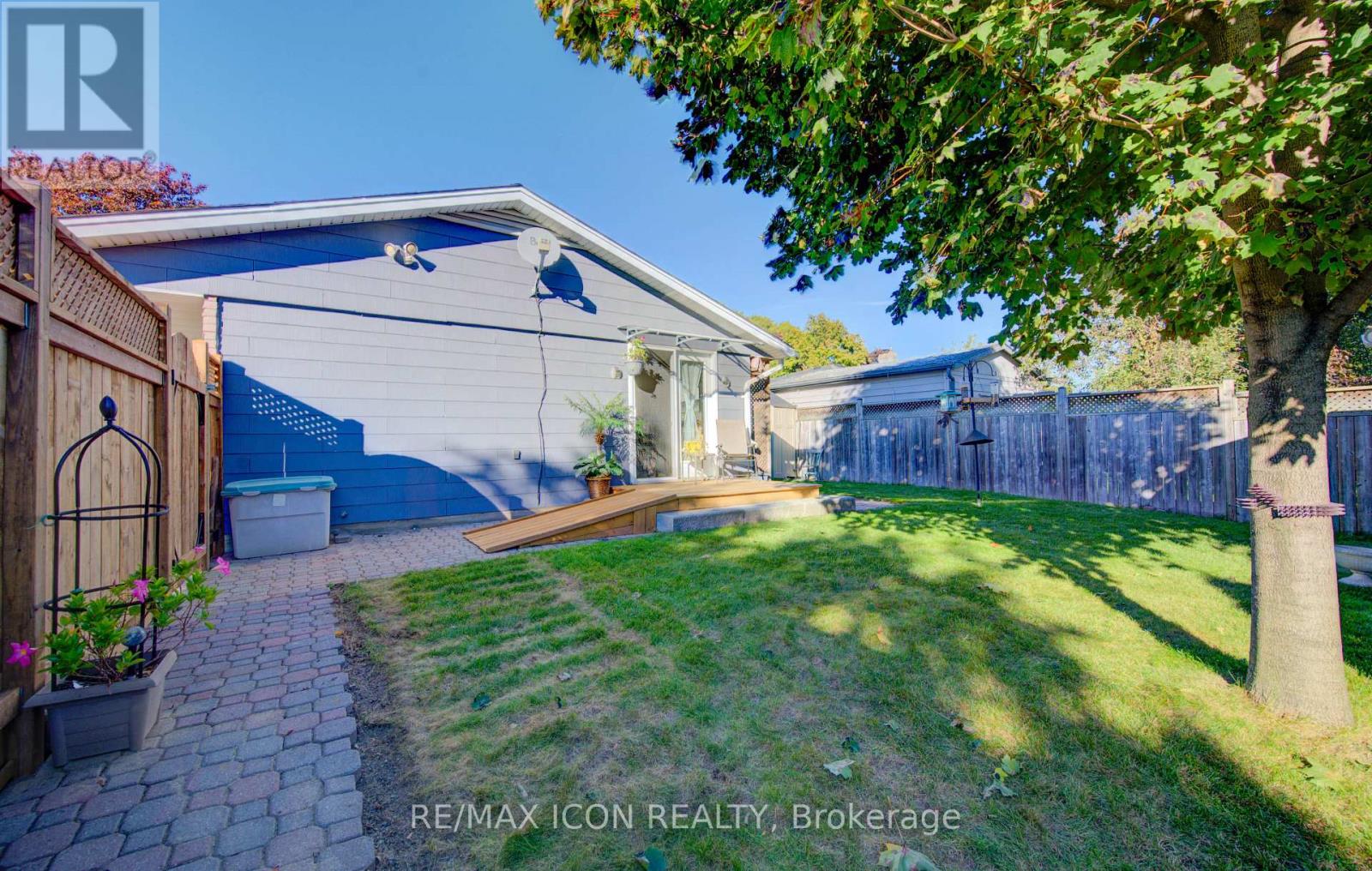 55 Gracefield Crescent, Kitchener, Ontario  N2E 1R8 - Photo 6 - X12493460