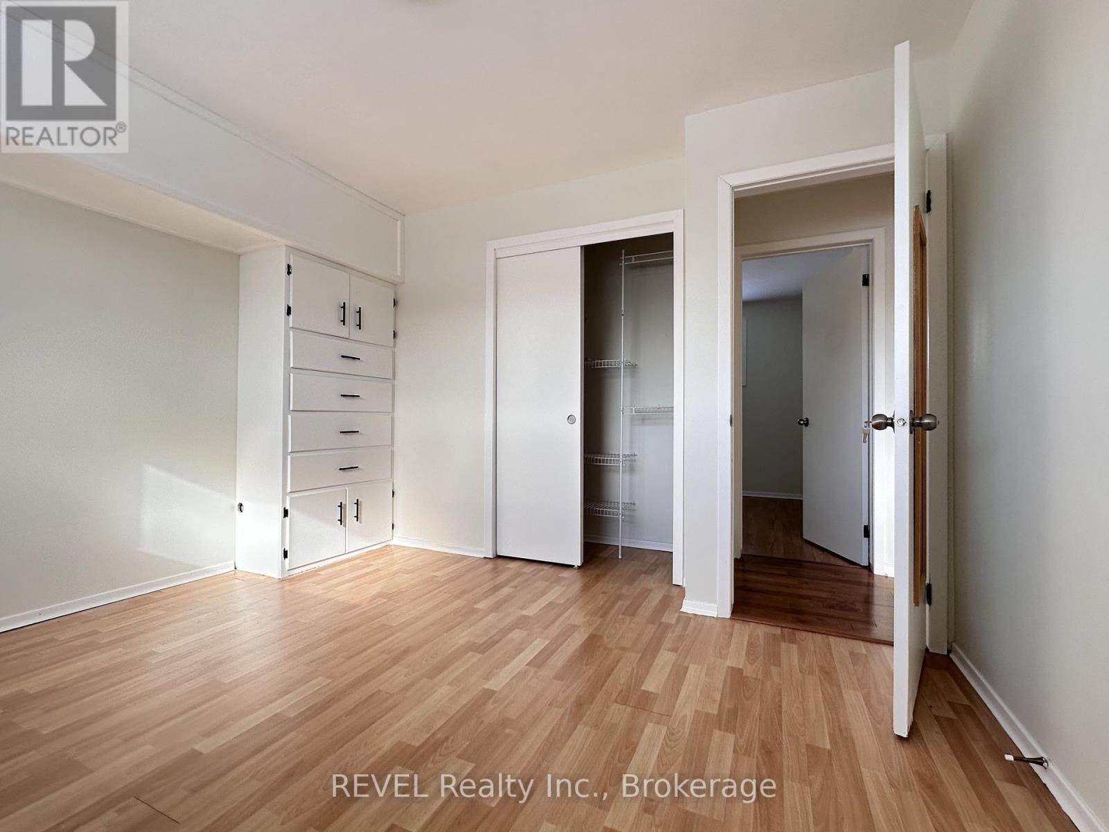 Upper - 7109 Jill Drive, Niagara Falls, Ontario L2G 7C9 - Photo 9 - X12533364