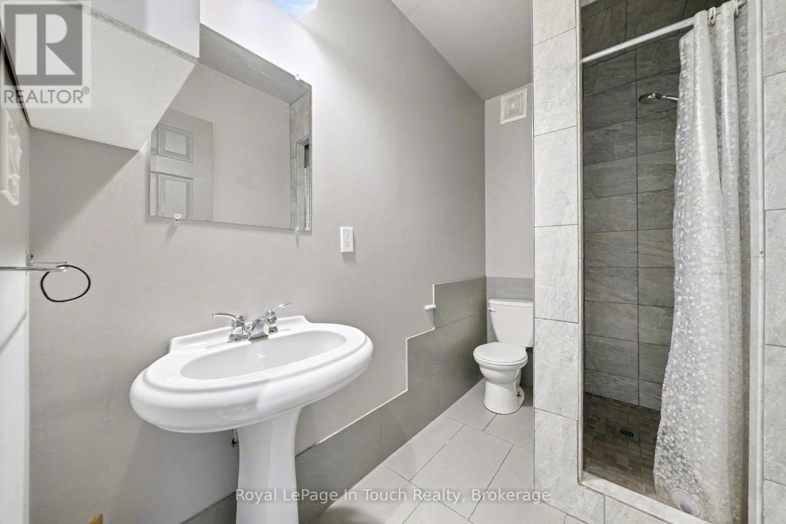 A - 7 Robert Street W, Penetanguishene, Ontario  L9M 1T9 - Photo 11 - S12533434