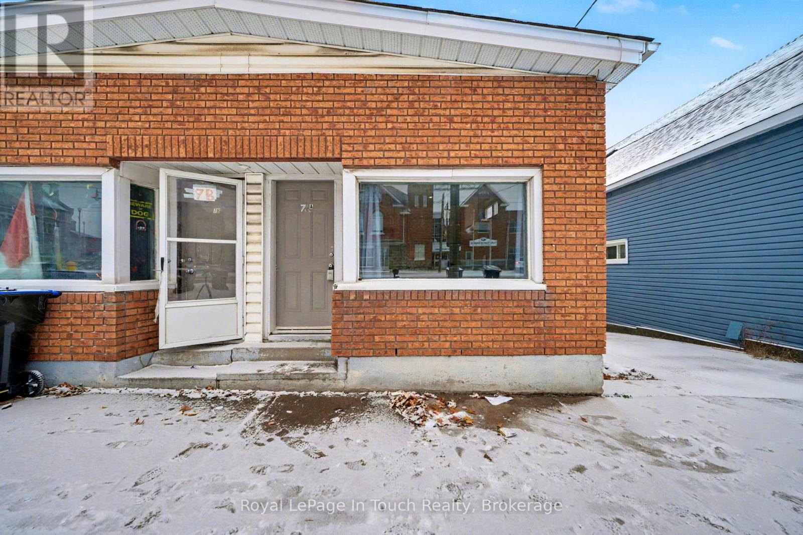 A - 7 Robert Street W, Penetanguishene, Ontario  L9M 1T9 - Photo 2 - S12533434