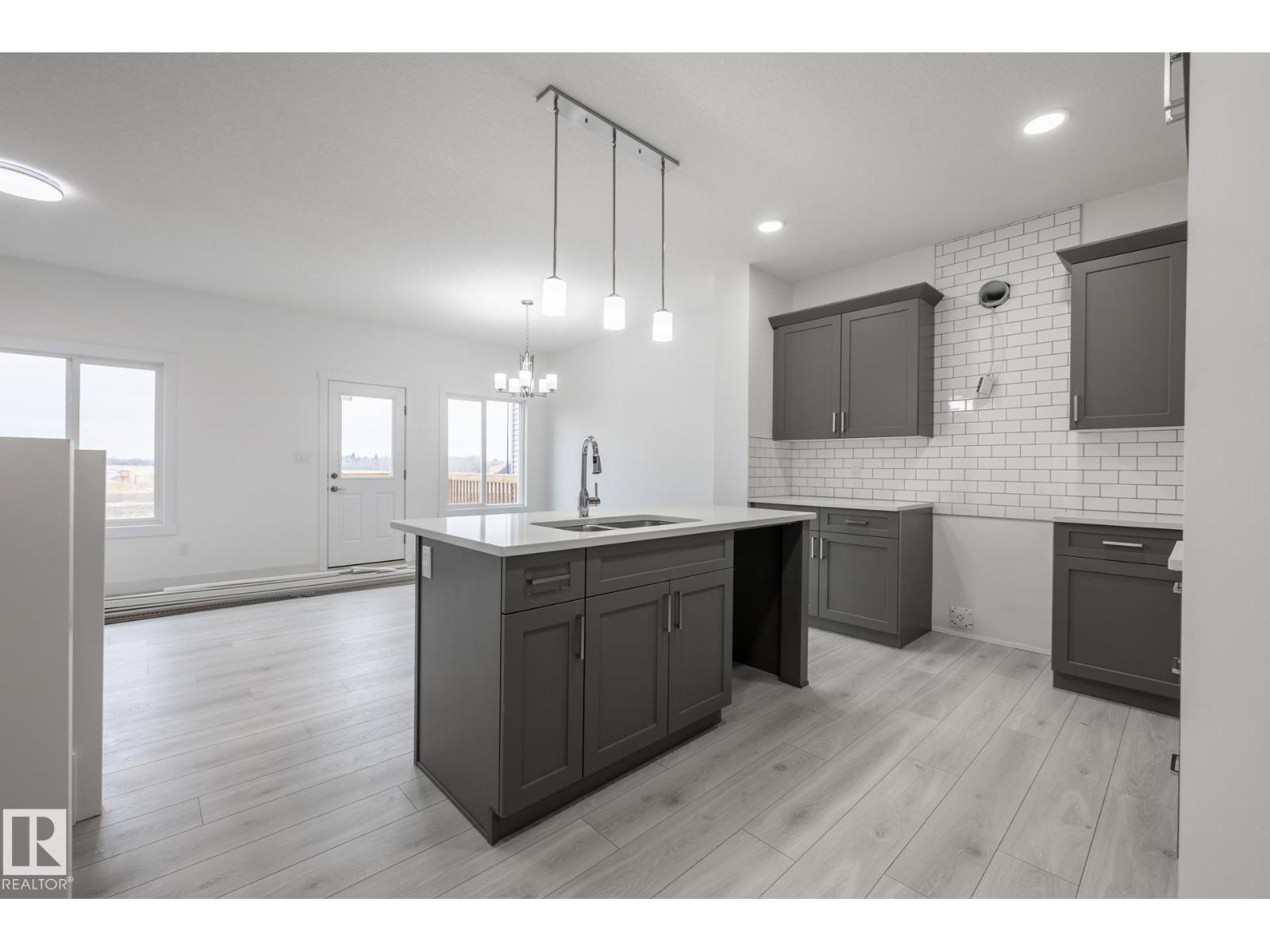 2411 189 St Nw, Edmonton, Alberta  T6M 3H9 - Photo 3 - E4452004