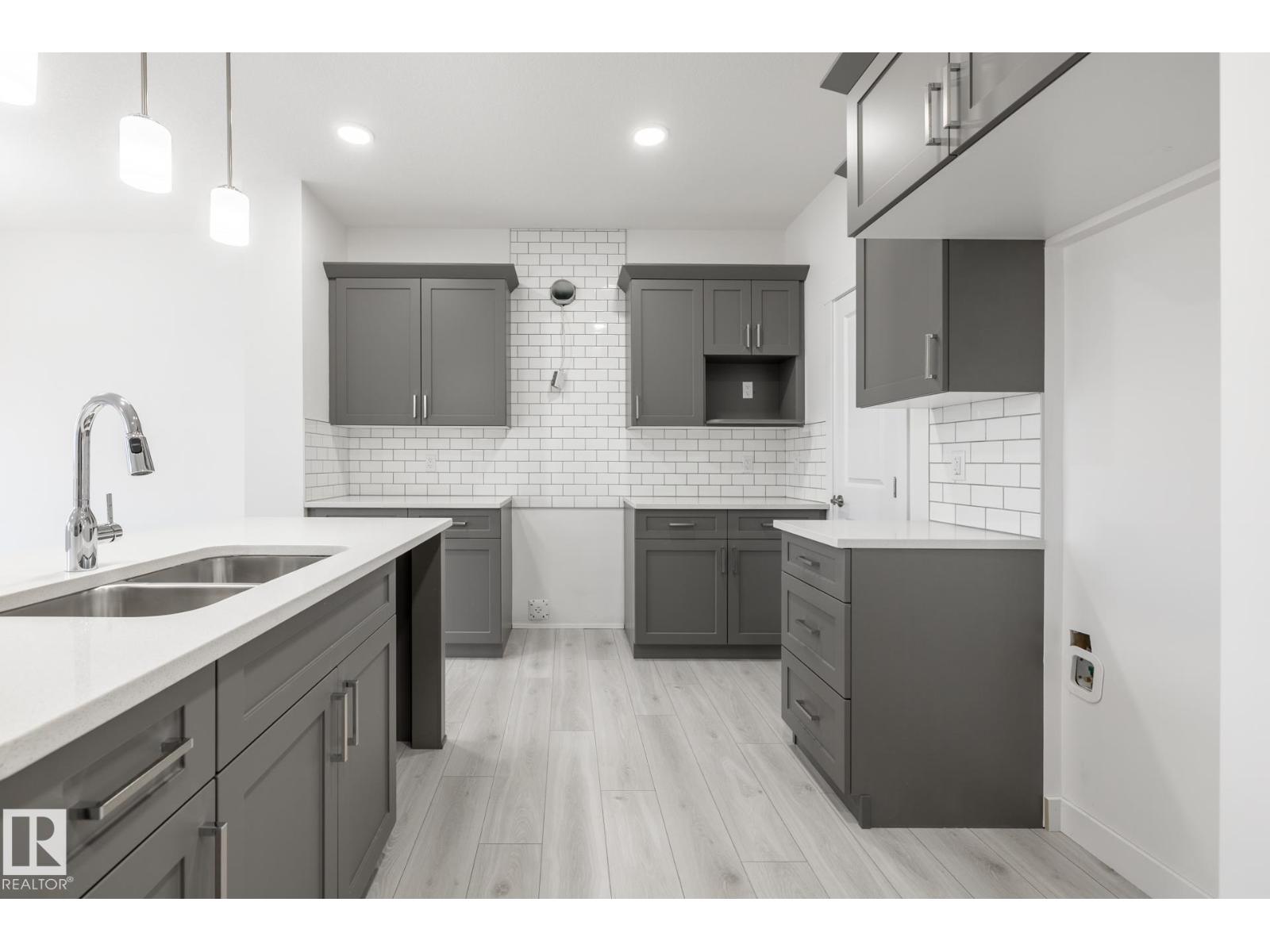 2411 189 St Nw, Edmonton, Alberta  T6M 3H9 - Photo 4 - E4452004