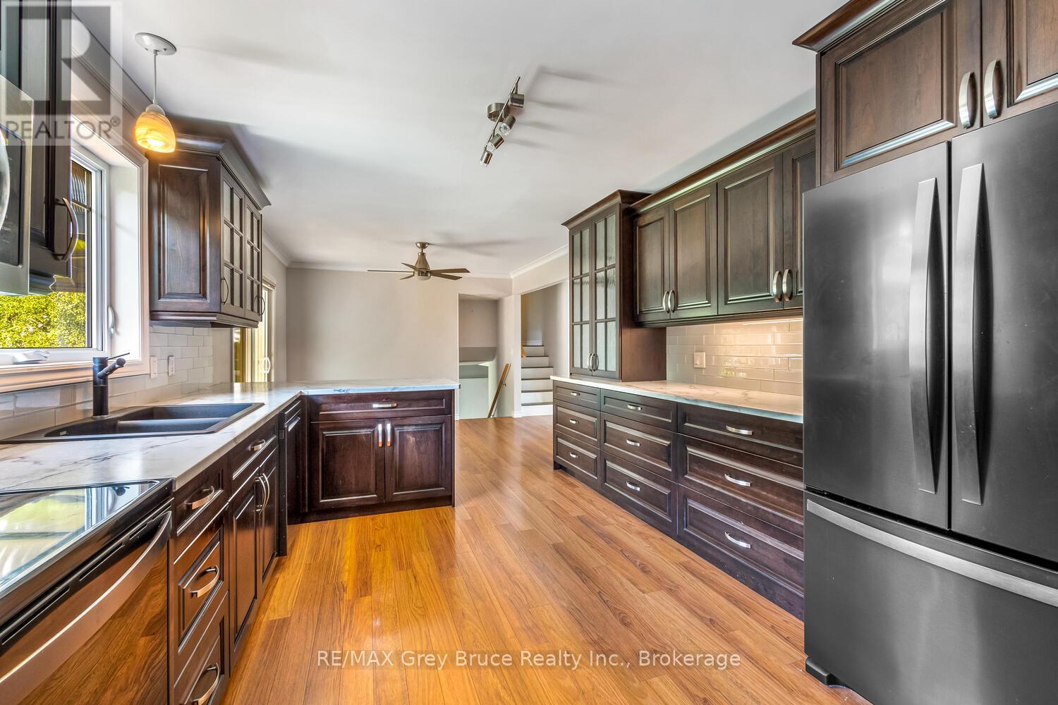 699 20th Street W, Owen Sound, Ontario  N4K 4E1 - Photo 11 - X12533340