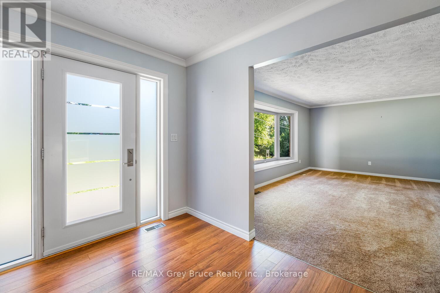 699 20th Street W, Owen Sound, Ontario  N4K 4E1 - Photo 4 - X12533340