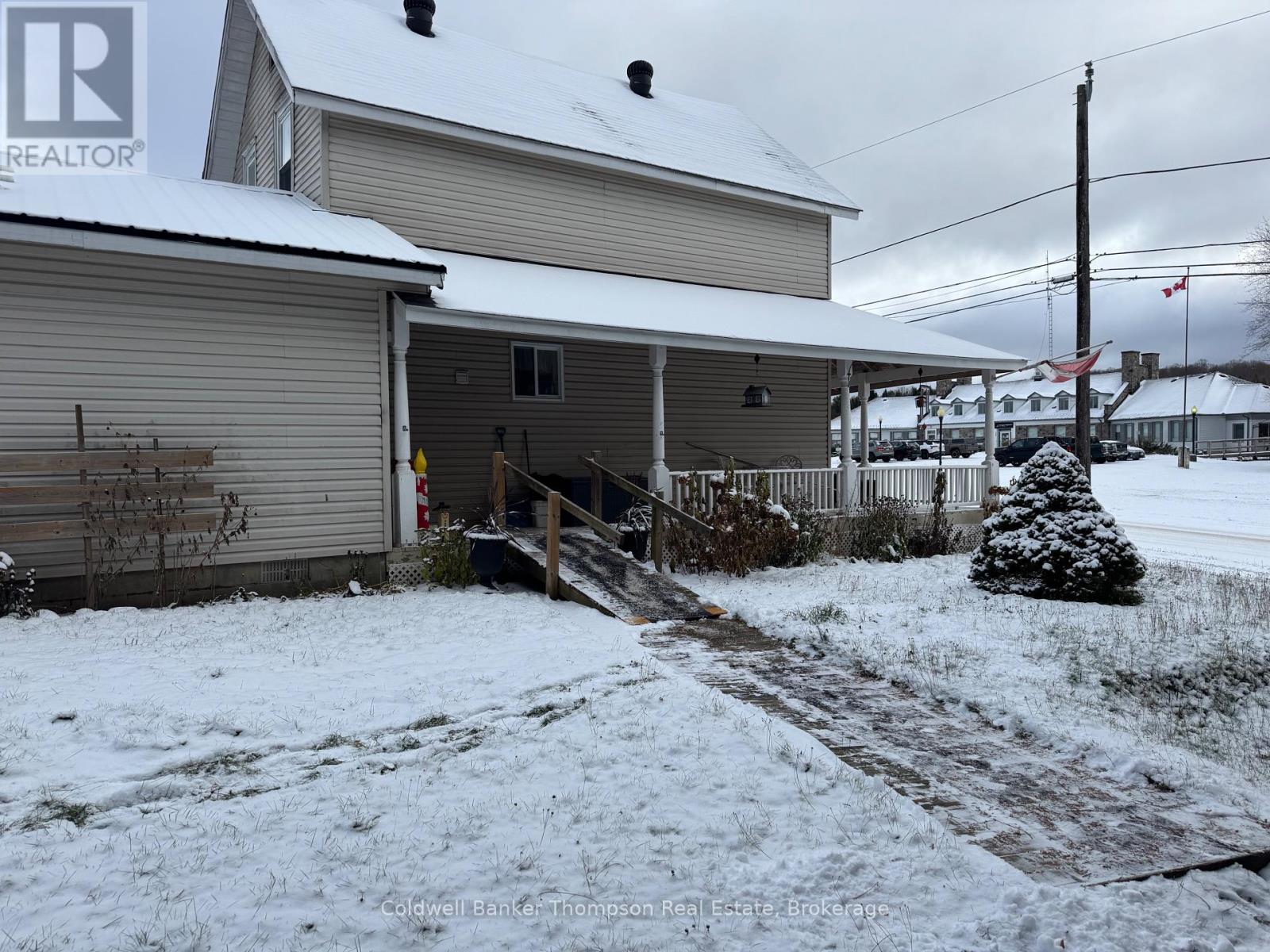 143 Huston Street, Burk's Falls, Ontario P0A 1C0 - Photo 2 - X12533394