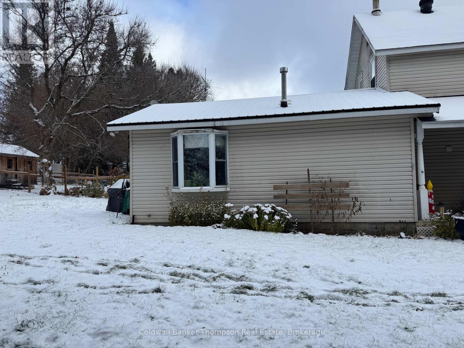 143 Huston Street, Burk's Falls, Ontario P0A 1C0 - Photo 3 - X12533394