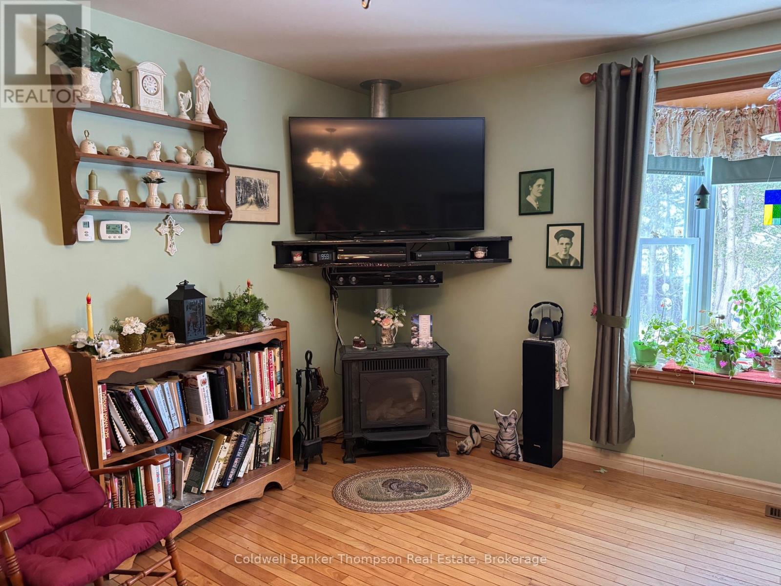 143 Huston Street, Burk's Falls, Ontario P0A 1C0 - Photo 7 - X12533394