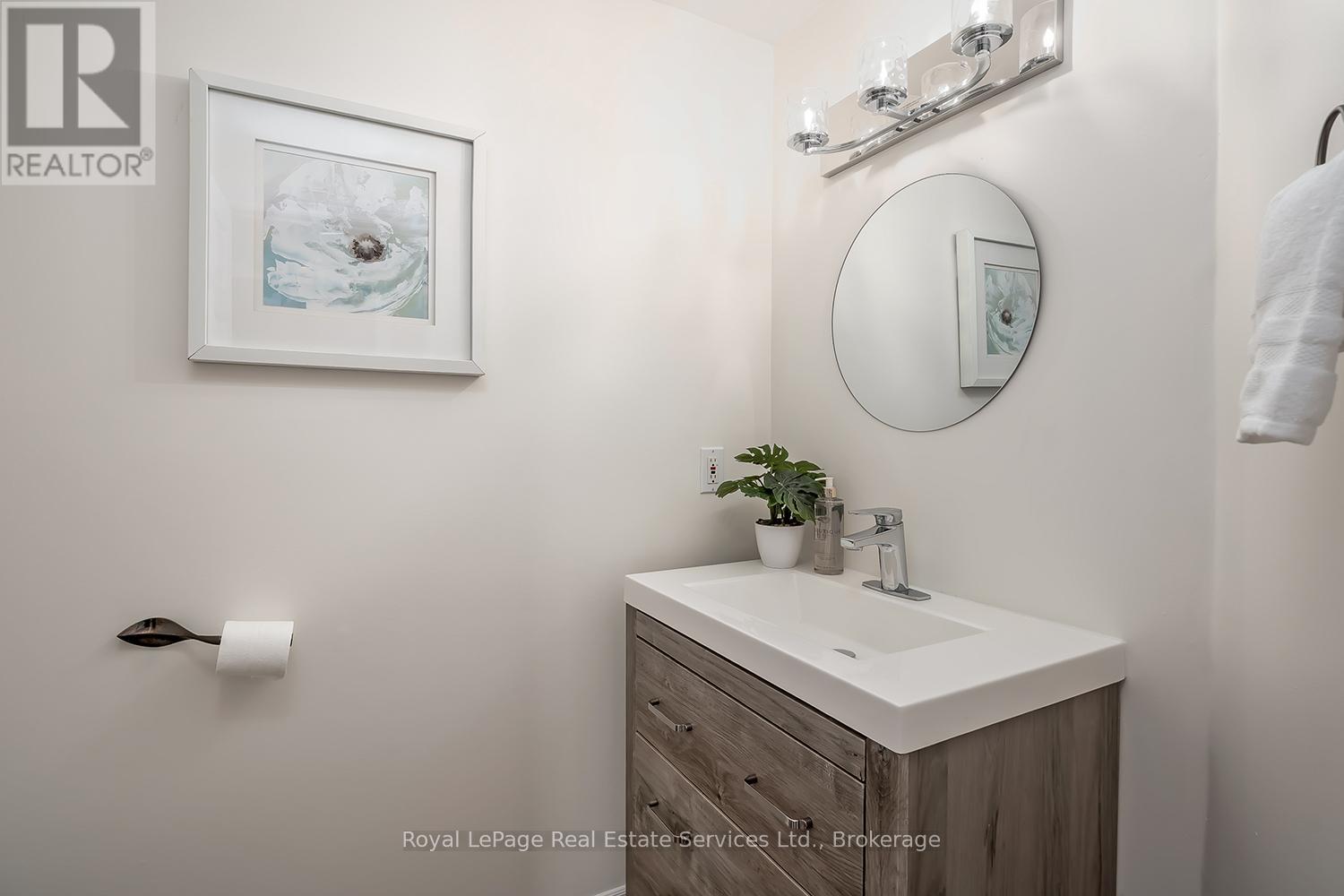 1544 Greenbriar Drive, Oakville, Ontario  L6M 1Y5 - Photo 21 - W12533520