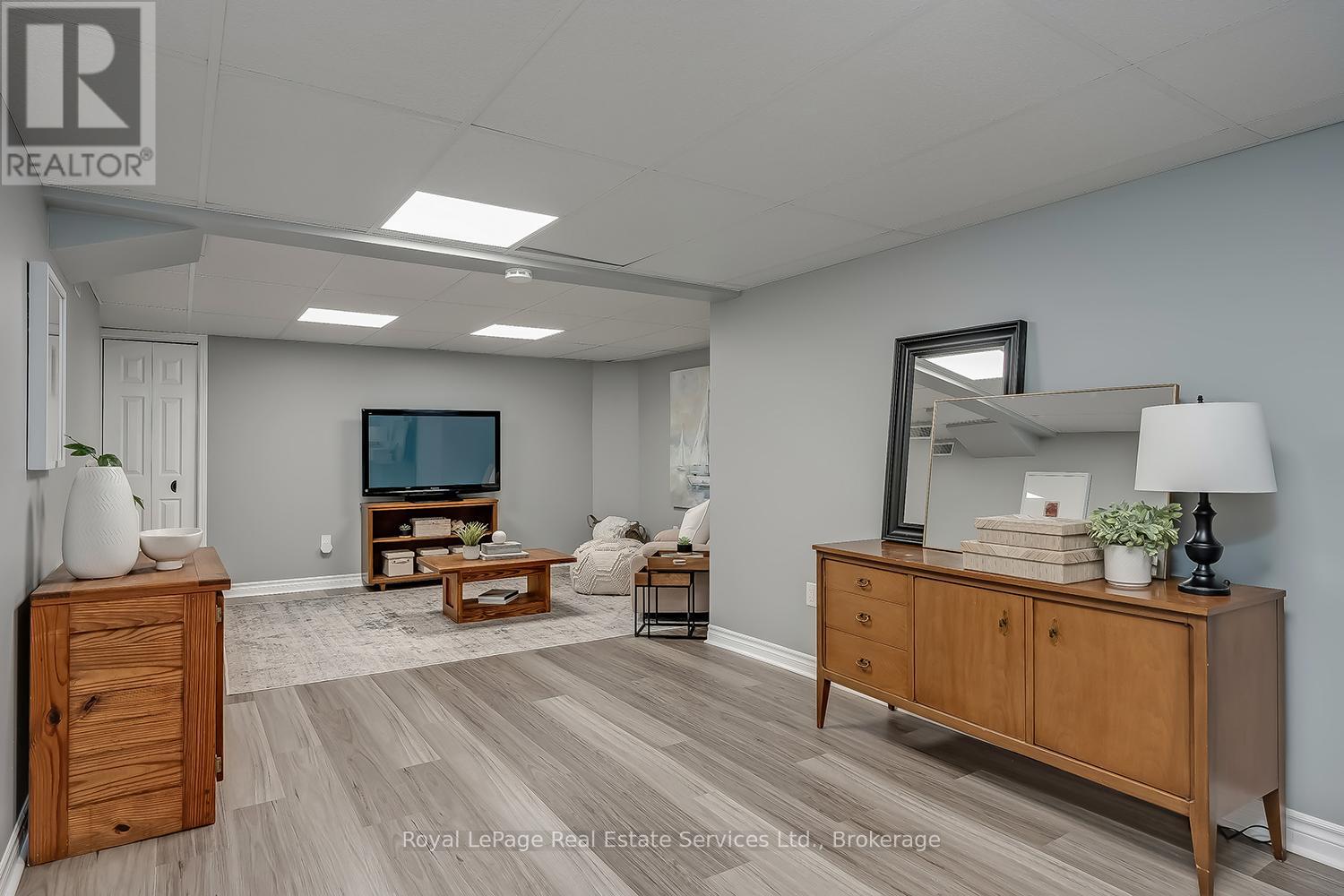 1544 Greenbriar Drive, Oakville, Ontario  L6M 1Y5 - Photo 37 - W12533520