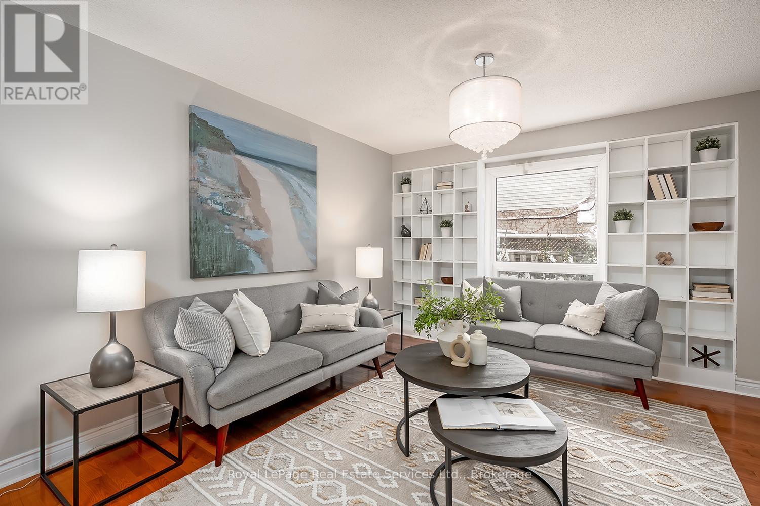 1544 Greenbriar Drive, Oakville, Ontario  L6M 1Y5 - Photo 4 - W12533520