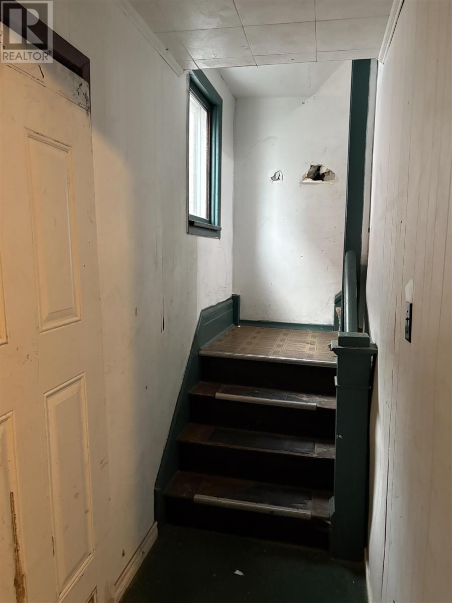 155 Pim St, Sault Ste. Marie, Ontario  P6A 3G9 - Photo 9 - SM253241