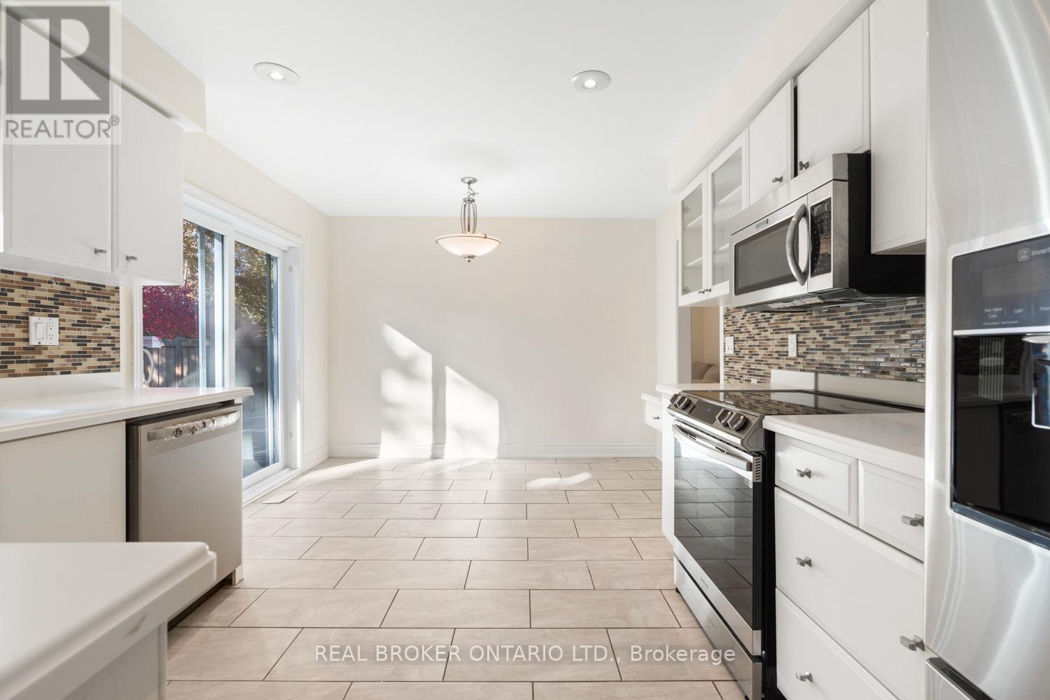 162 Banbury Road, Toronto, Ontario  M3B 2L8 - Photo 7 - C12533326