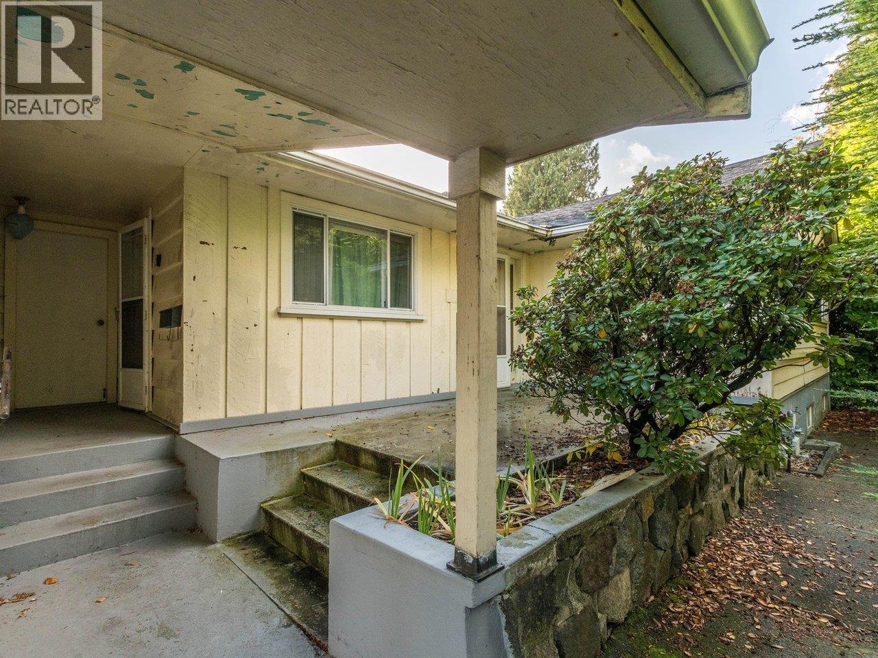 840 Rochester Avenue, Coquitlam, British Columbia  V3K 2W2 - Photo 37 - R3066079