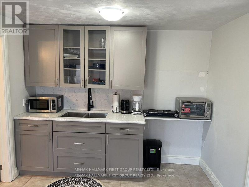 Upper - 26 Whiting Avenue, Oshawa, Ontario  L1H 3T3 - Photo 10 - E12533436