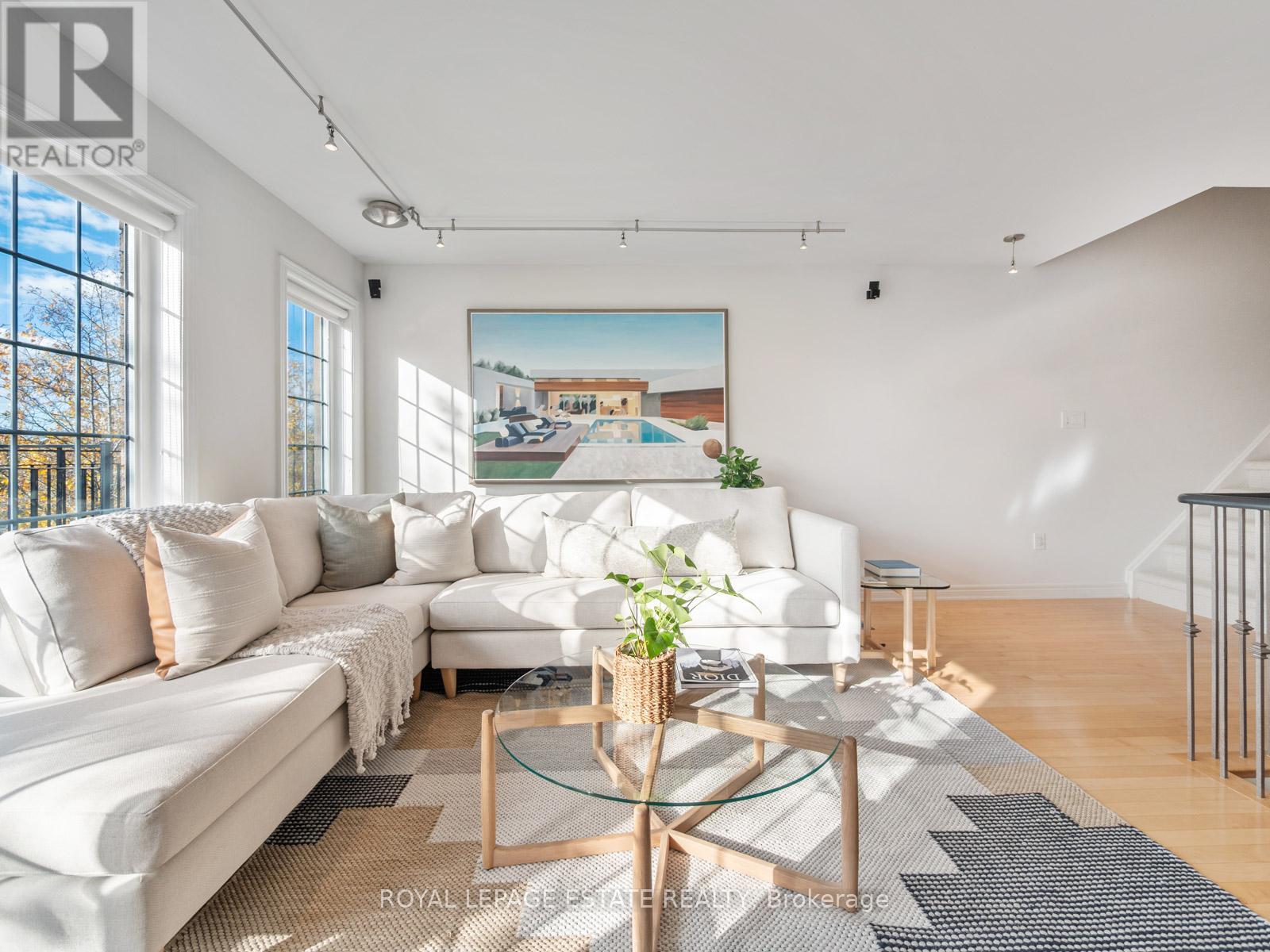 53 Northern Dancer Boulevard, Toronto, Ontario  M4L 3Z8 - Photo 18 - E12533466