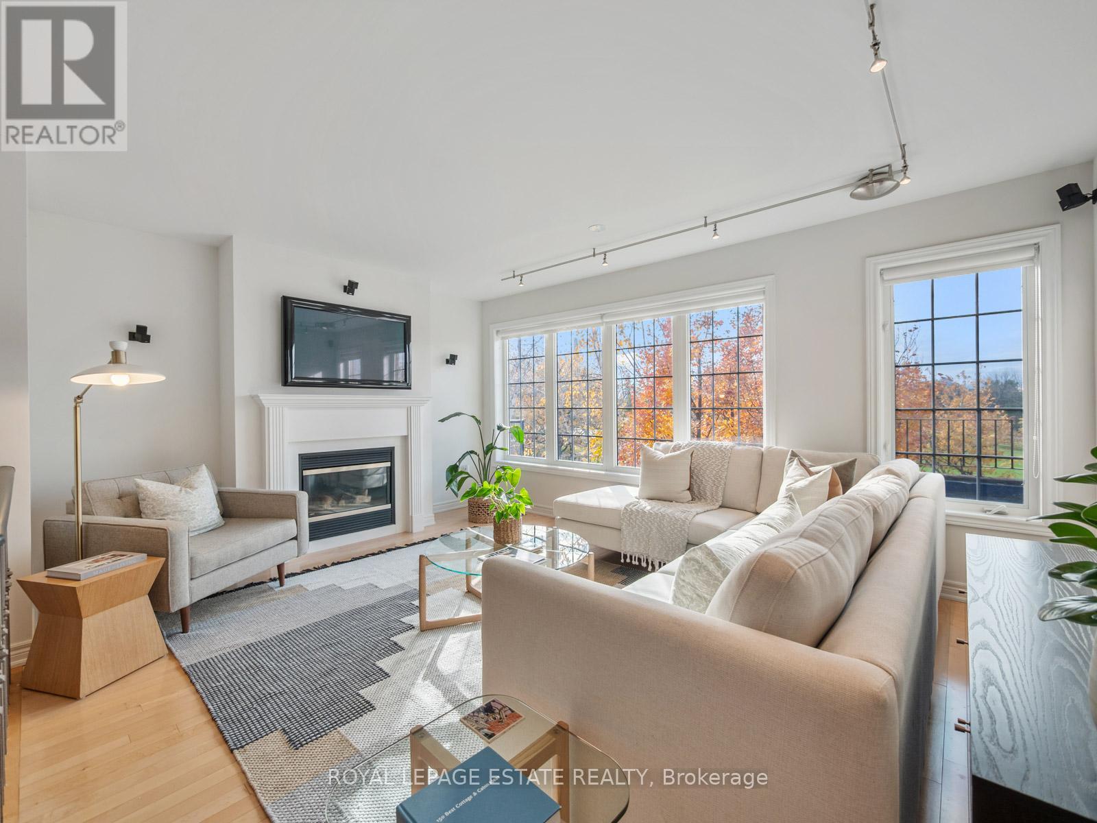 53 Northern Dancer Boulevard, Toronto, Ontario  M4L 3Z8 - Photo 20 - E12533466