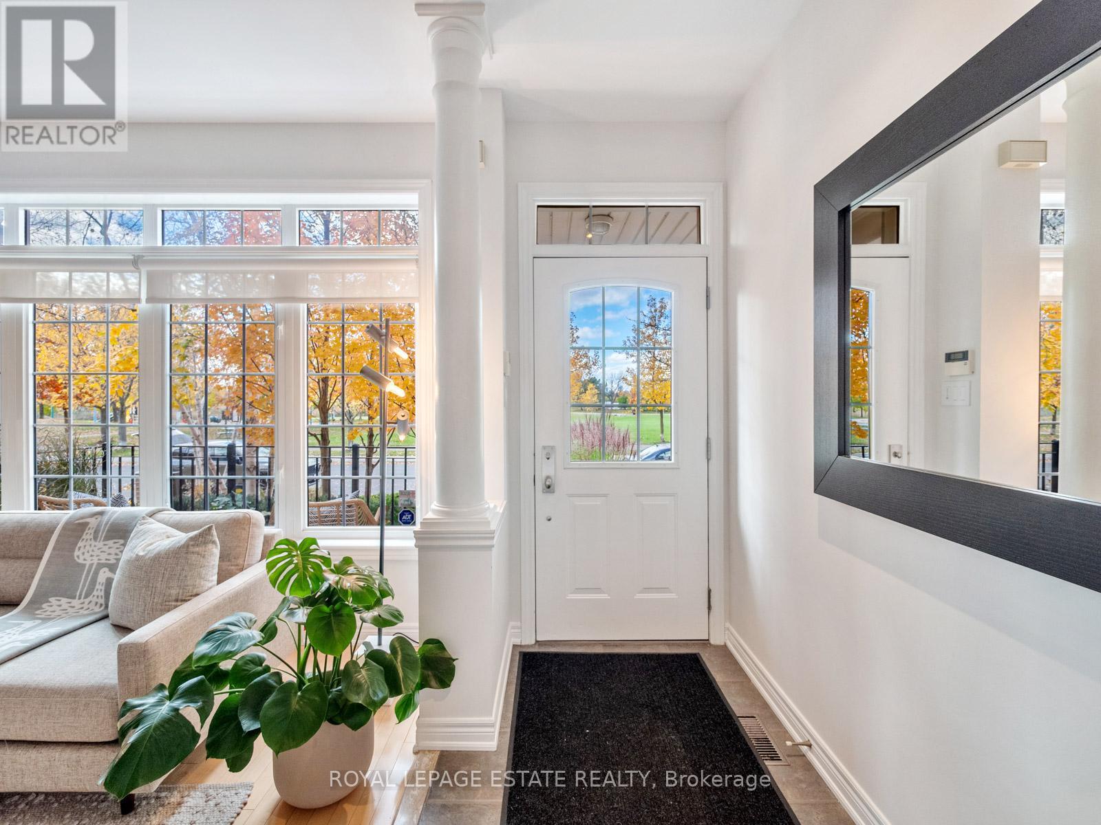 53 Northern Dancer Boulevard, Toronto, Ontario  M4L 3Z8 - Photo 3 - E12533466